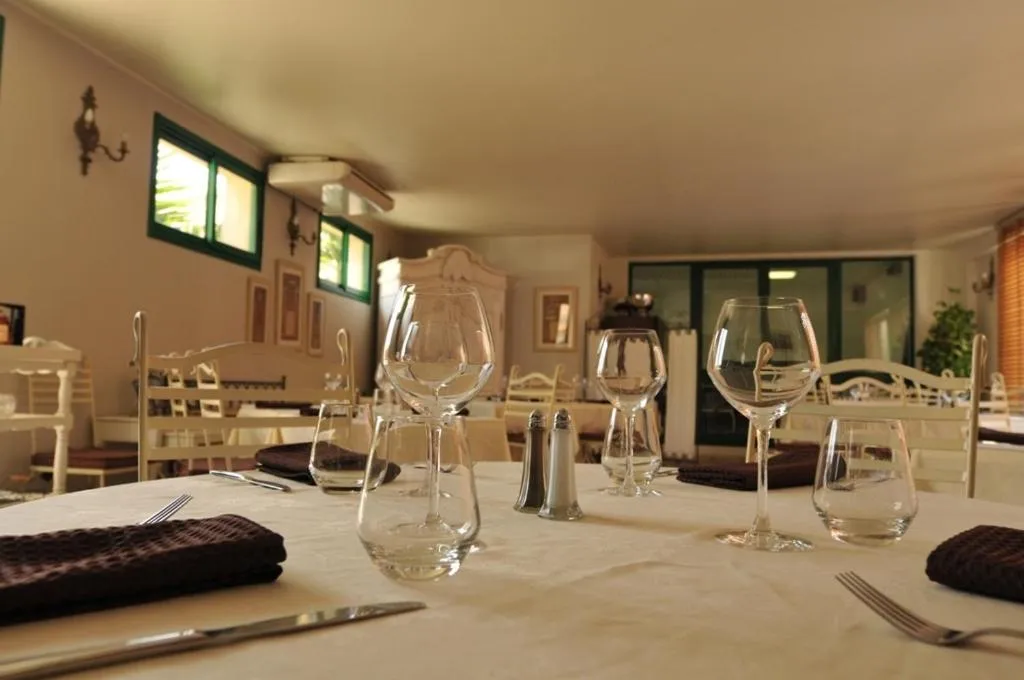 Restaurant/places to eat in Franceschini