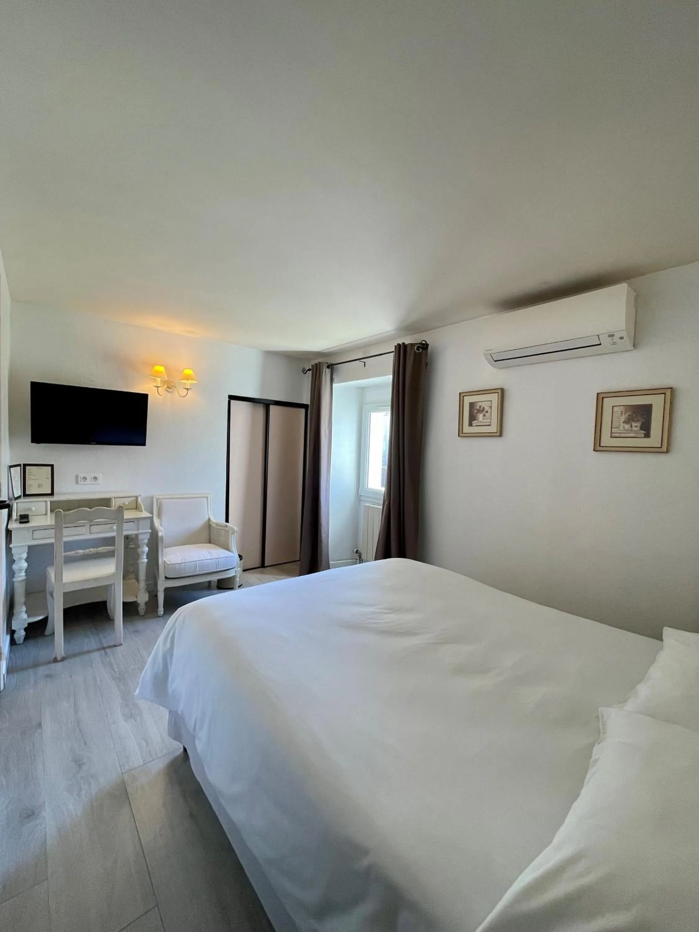 Photo of the whole room, Bed in Franceschini