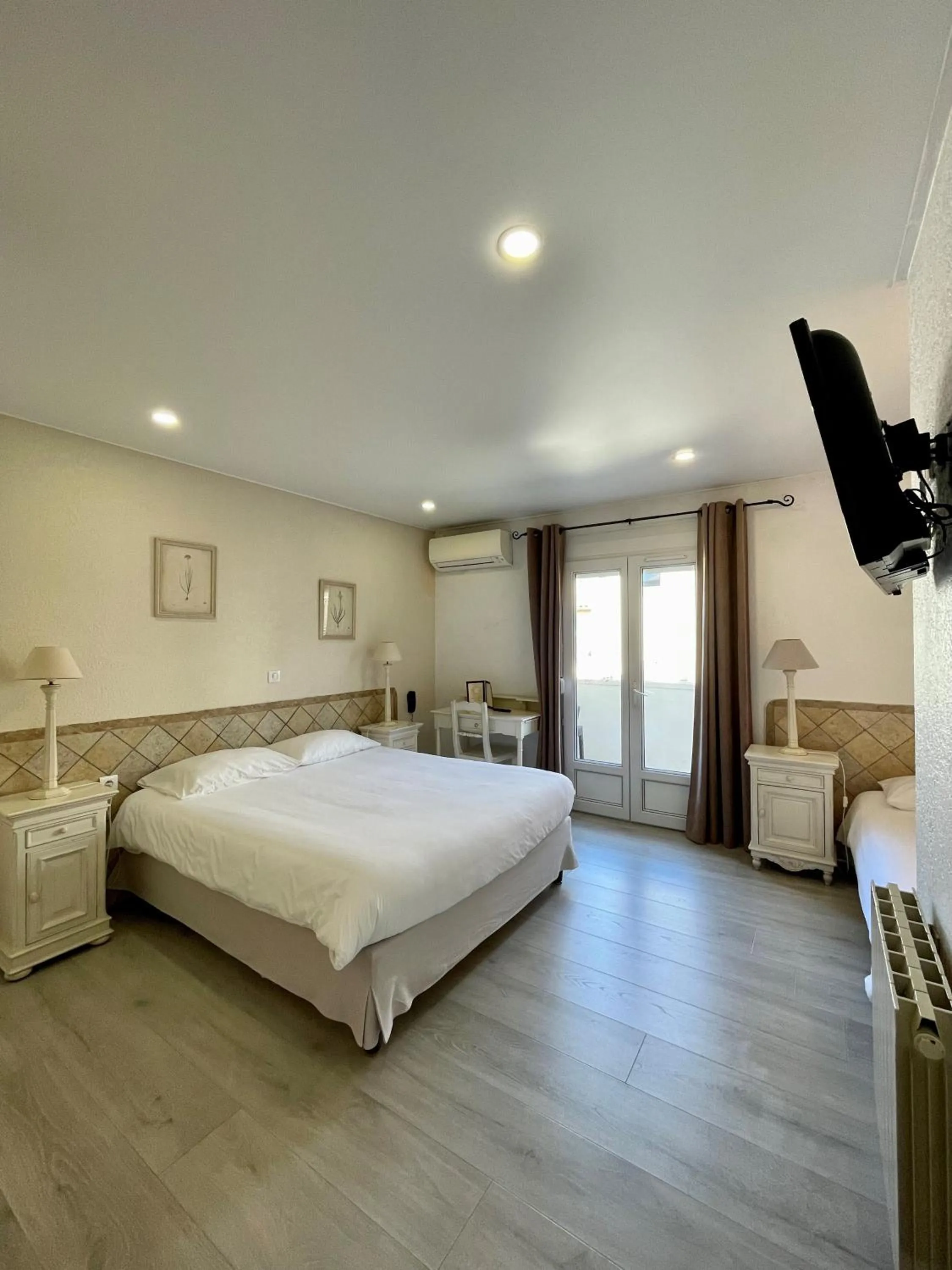 Photo of the whole room, Bed in Franceschini