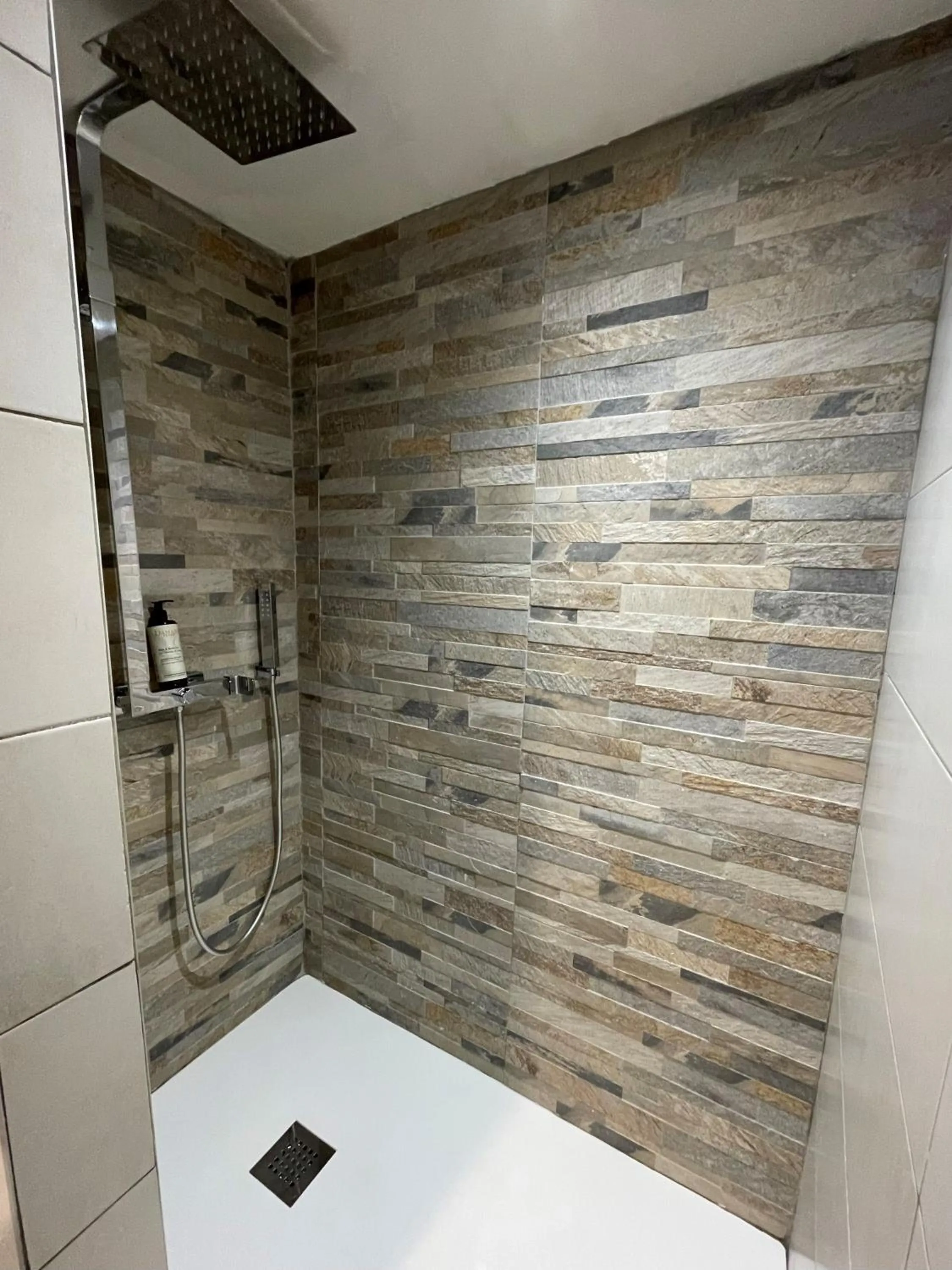 Shower in Franceschini