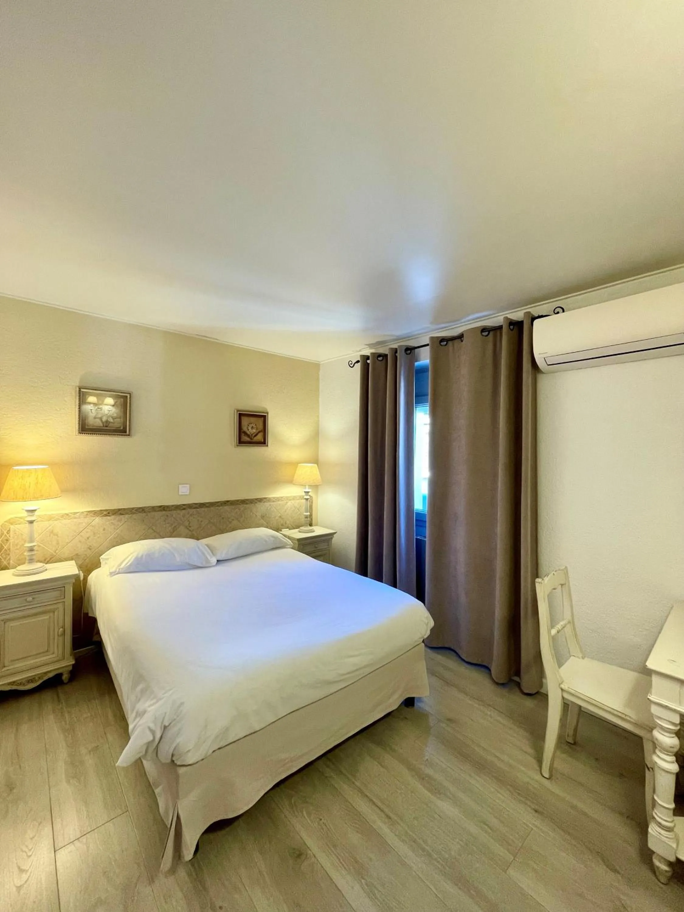 Photo of the whole room, Bed in Franceschini