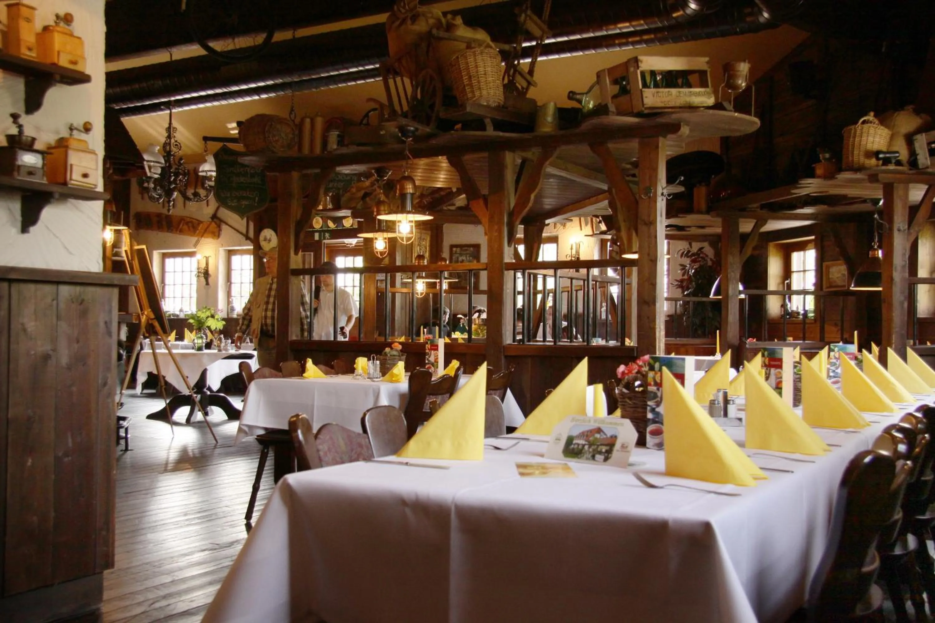 Restaurant/places to eat in Hotel 3 Linden