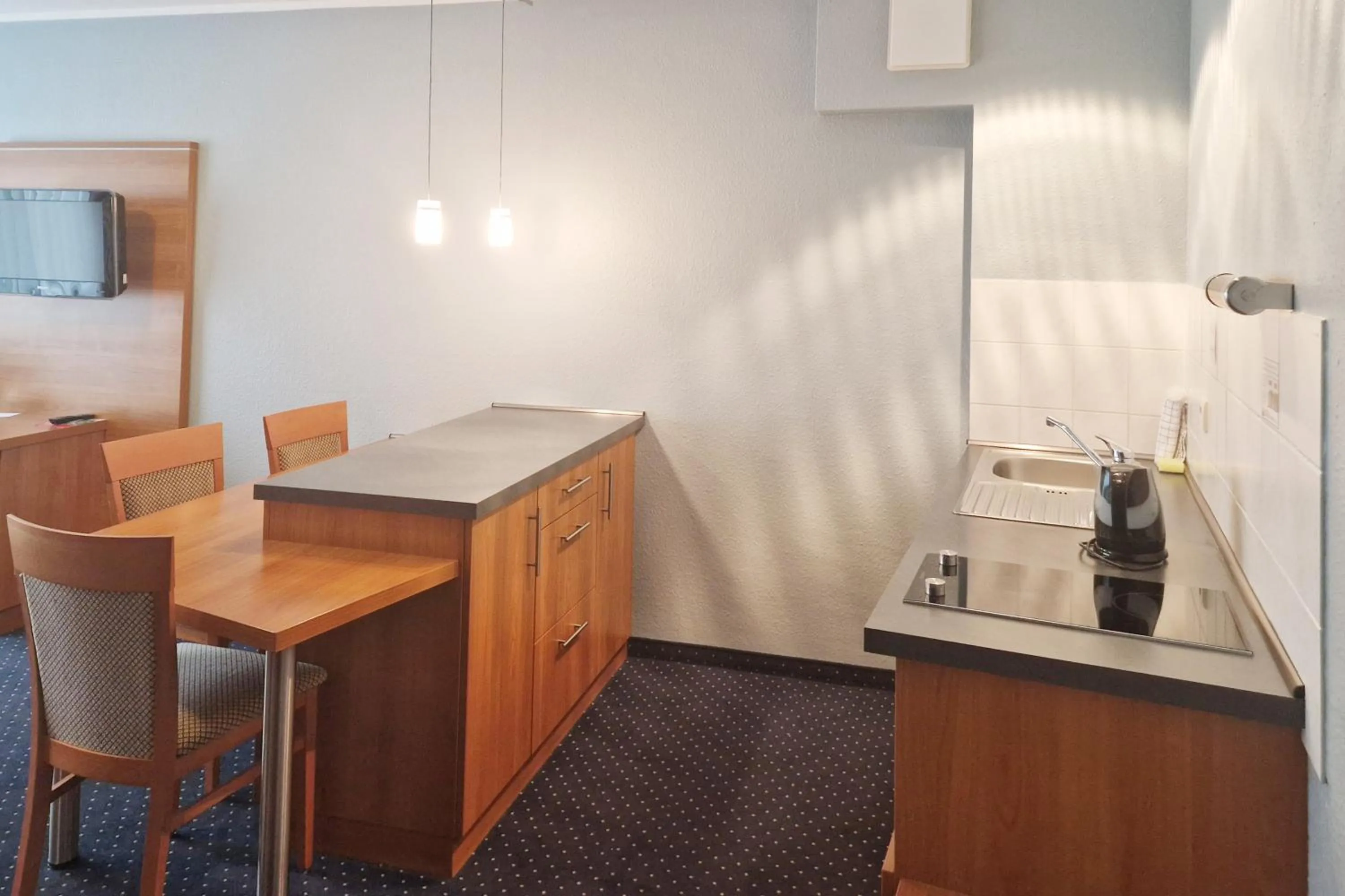 Photo of the whole room in Garner Hotel Bochum by IHG