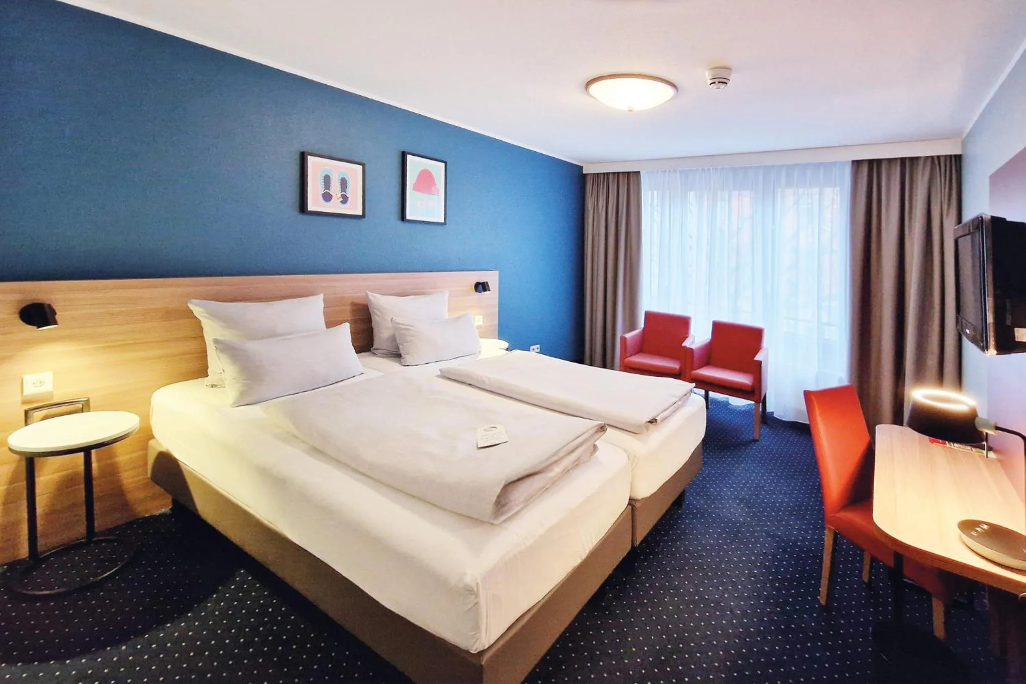 Photo of the whole room, Bed in Garner Hotel Bochum by IHG