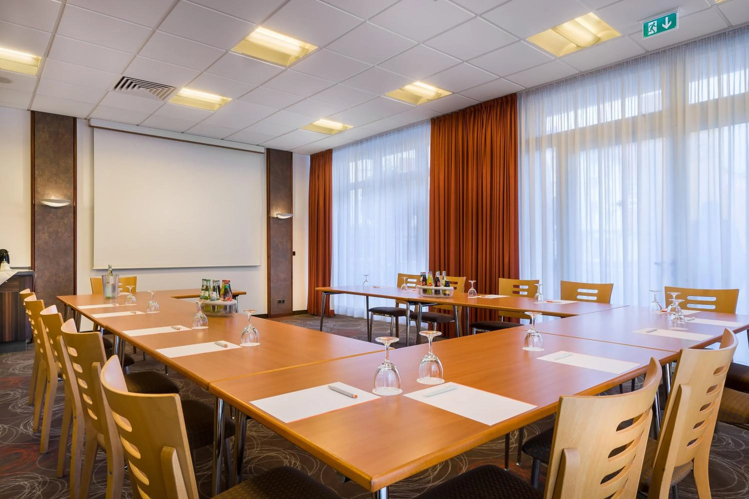 Meeting/conference room in Garner Hotel Bochum by IHG