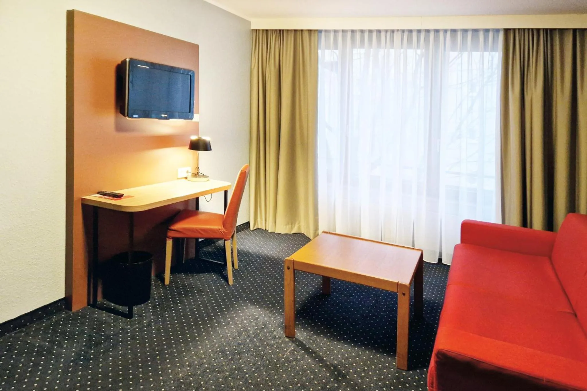 Photo of the whole room in Garner Hotel Bochum by IHG