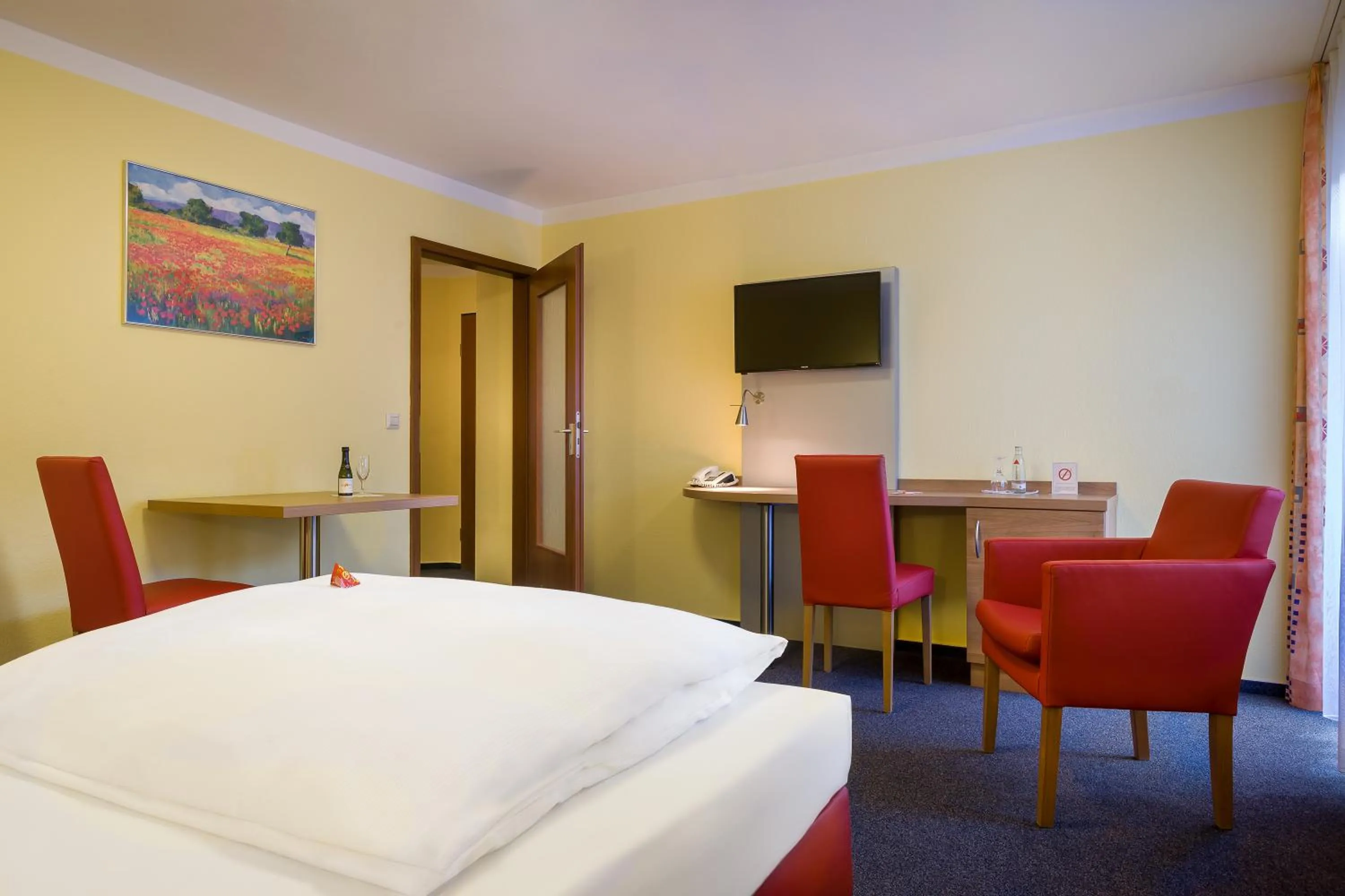 Bedroom, Bed in acora Karlsruhe Zentrum Living the City