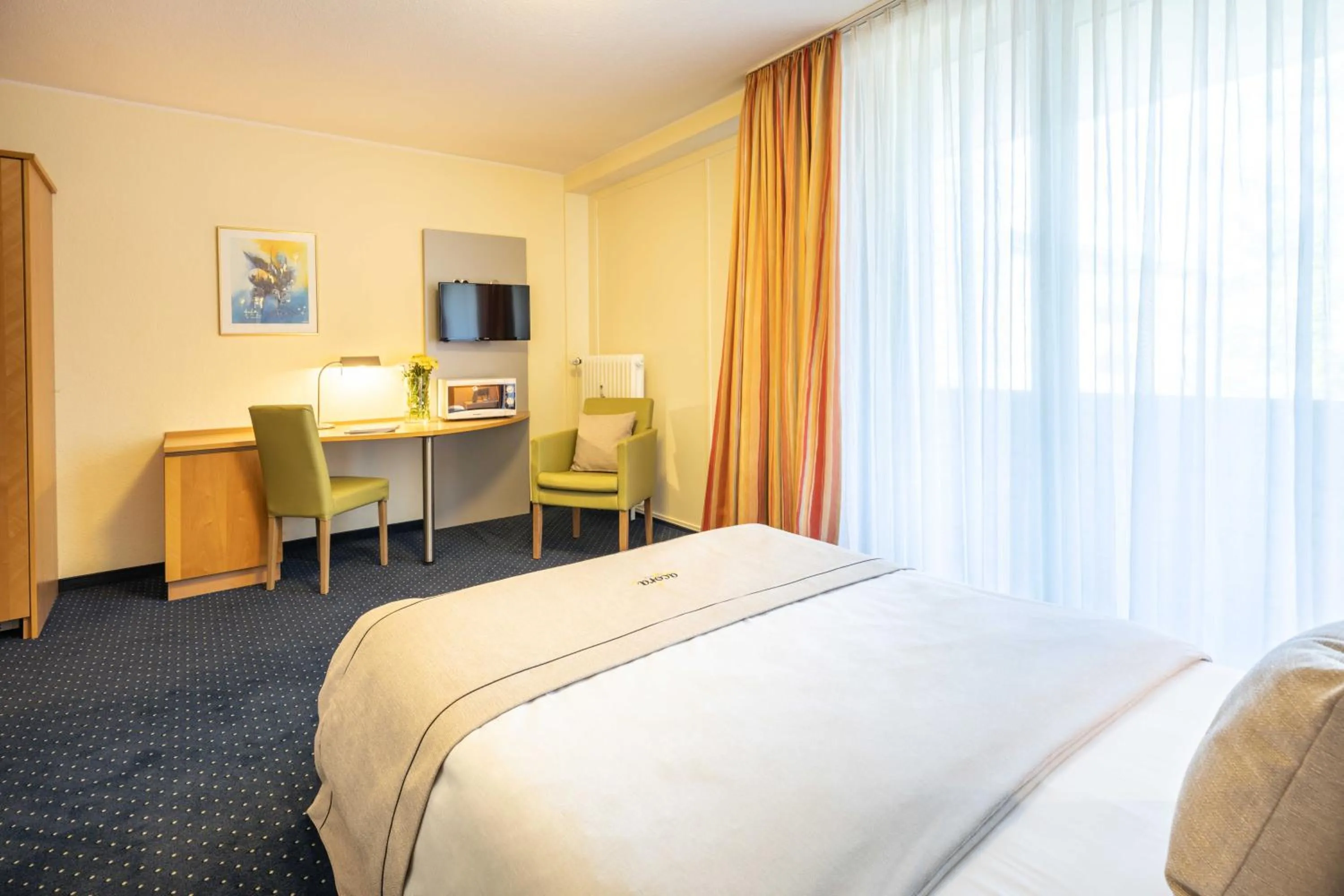 Photo of the whole room, Bed in acora Bonn Living the City