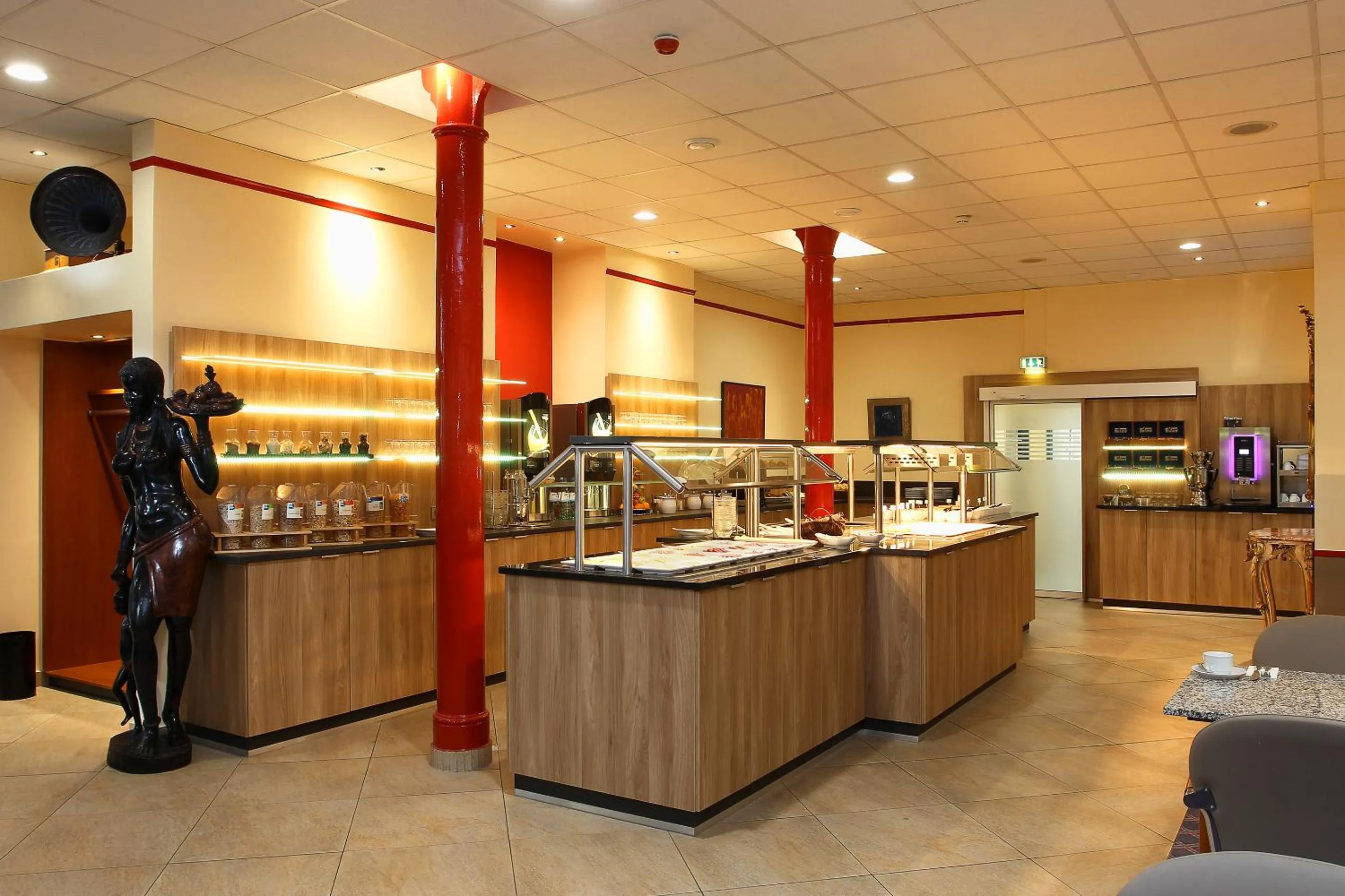 Buffet breakfast in Hotel Königshof am Funkturm