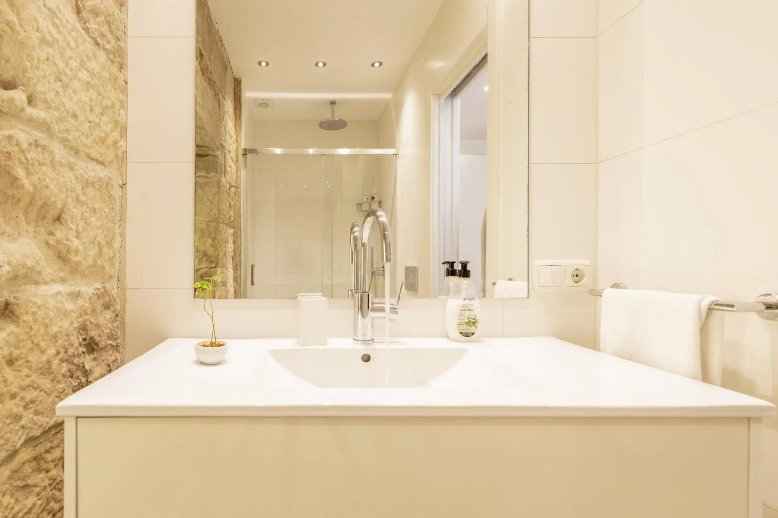 Bathroom in Zigordia 9-Vivienda muy bien situada by Egona