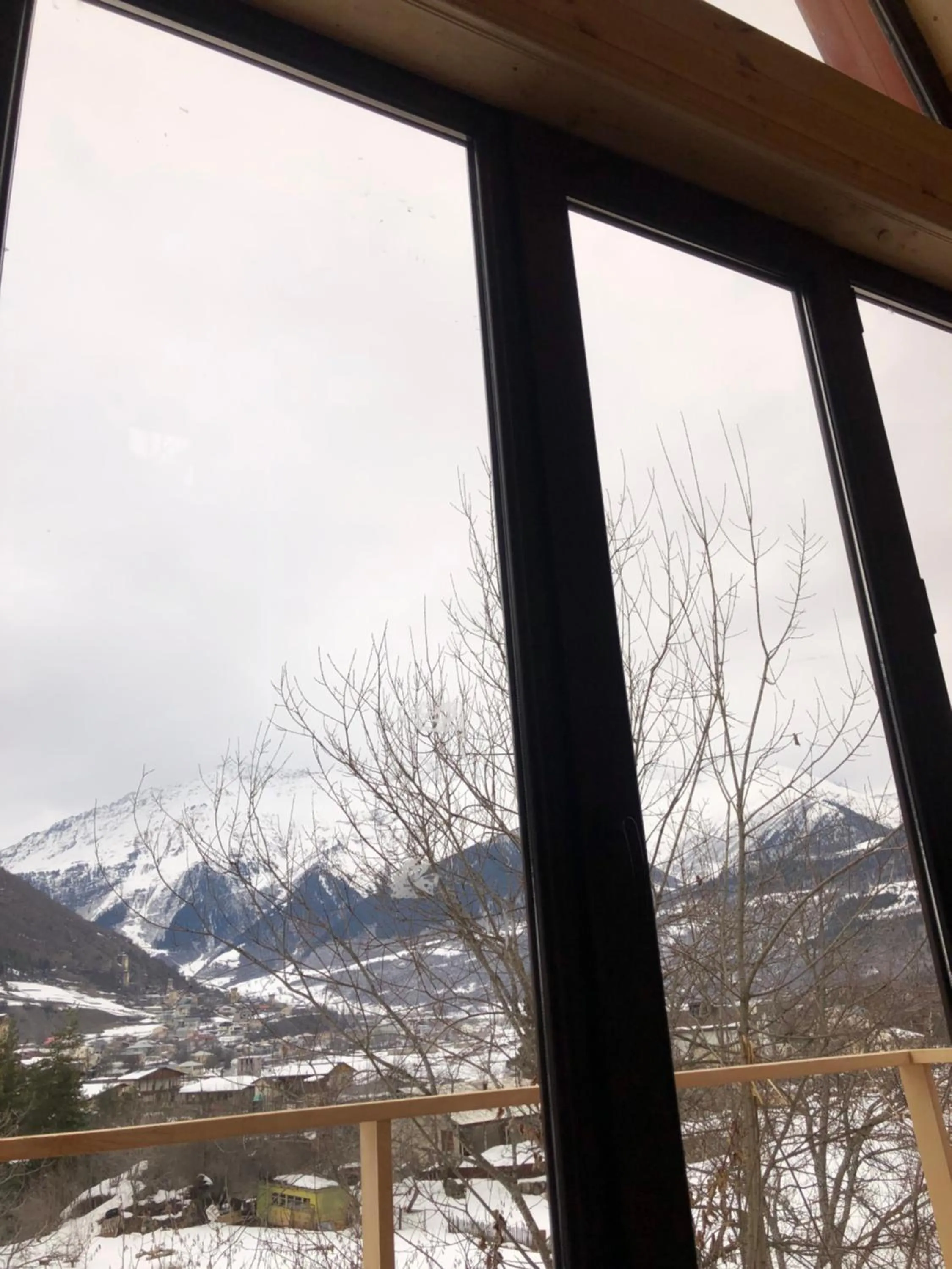 Winter in Paradiso Mestia