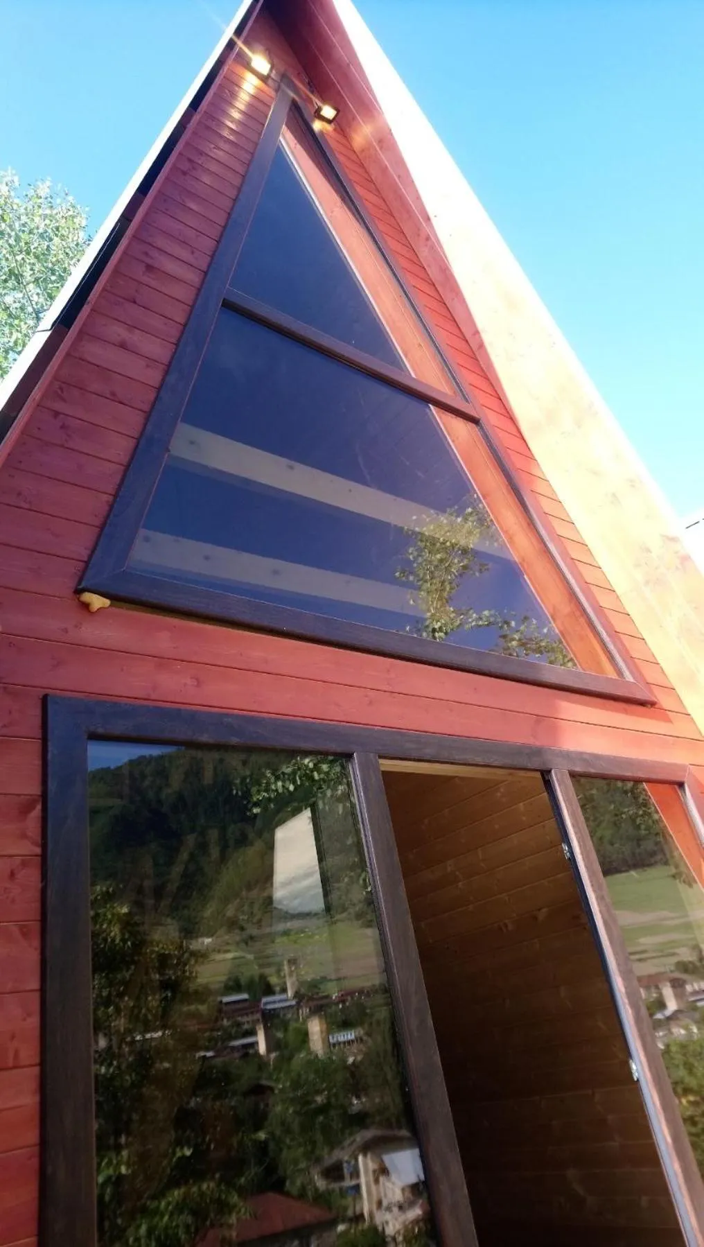 Facade/entrance in Paradiso Mestia