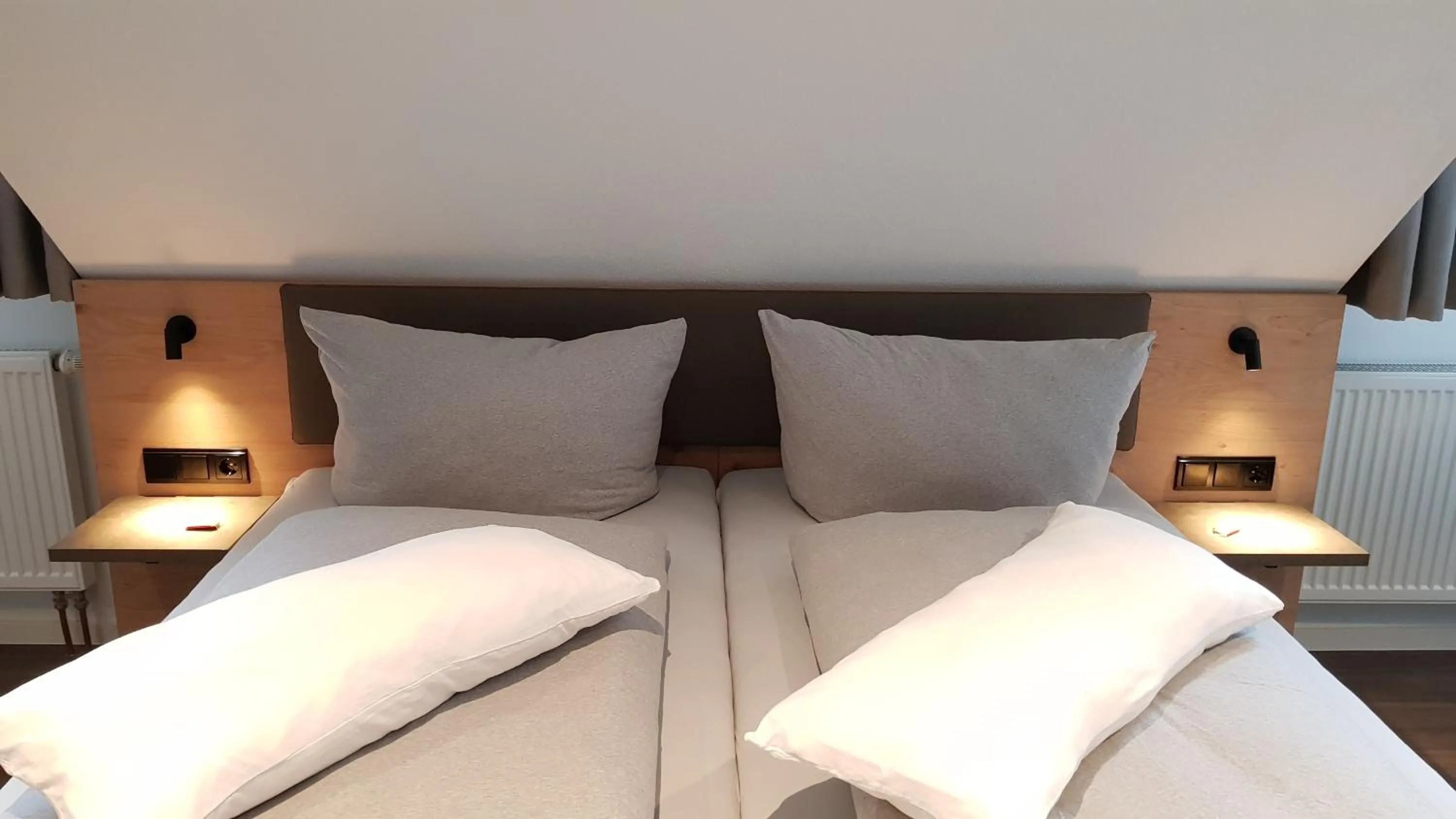 Bed in Cross-Country-Hotel Hirsch