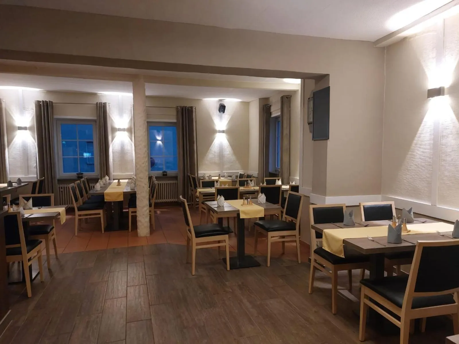 Restaurant/places to eat in Cross-Country-Hotel Hirsch