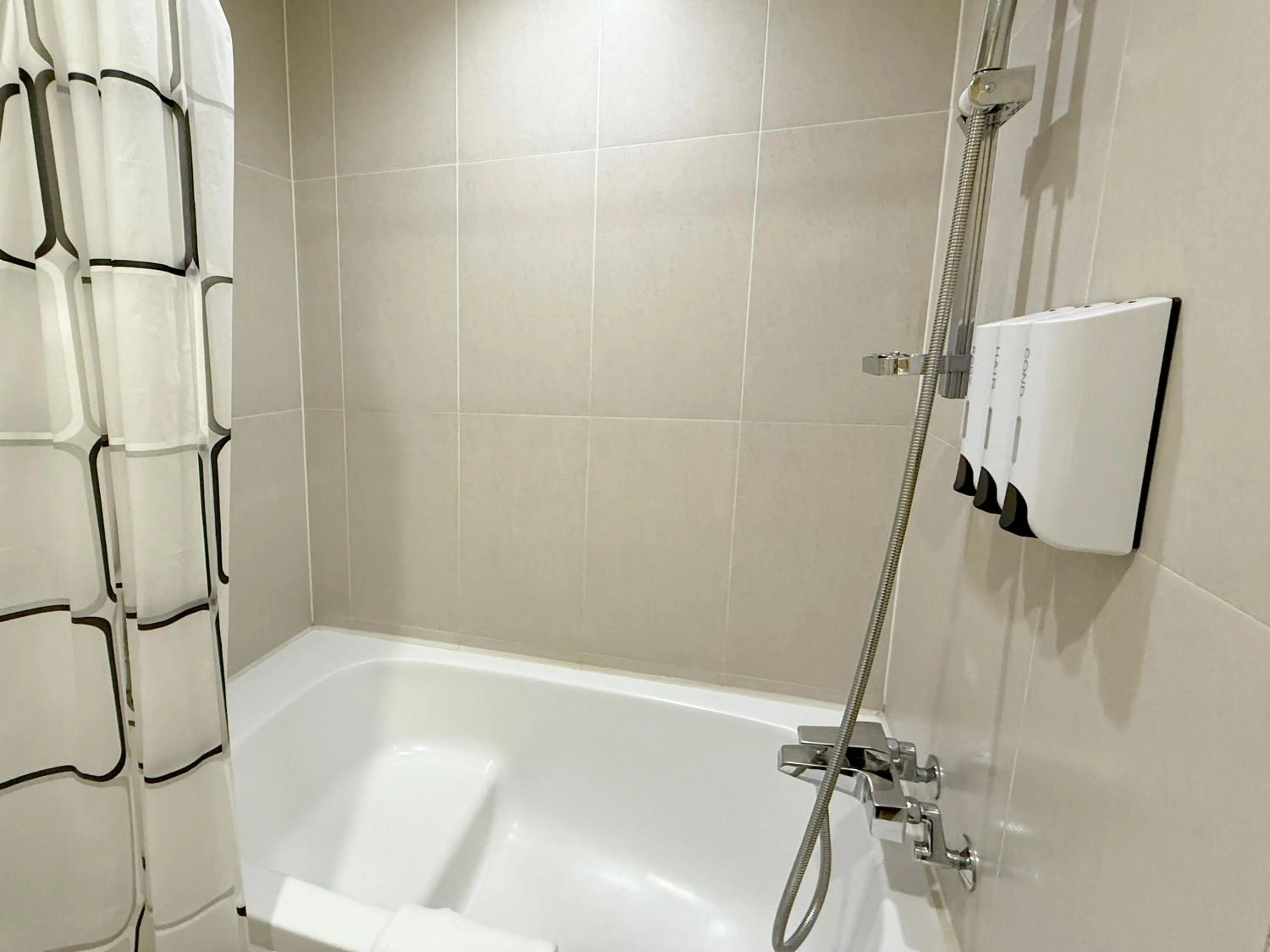 Shower in Mohenic Hotel Seoul Myeongdong