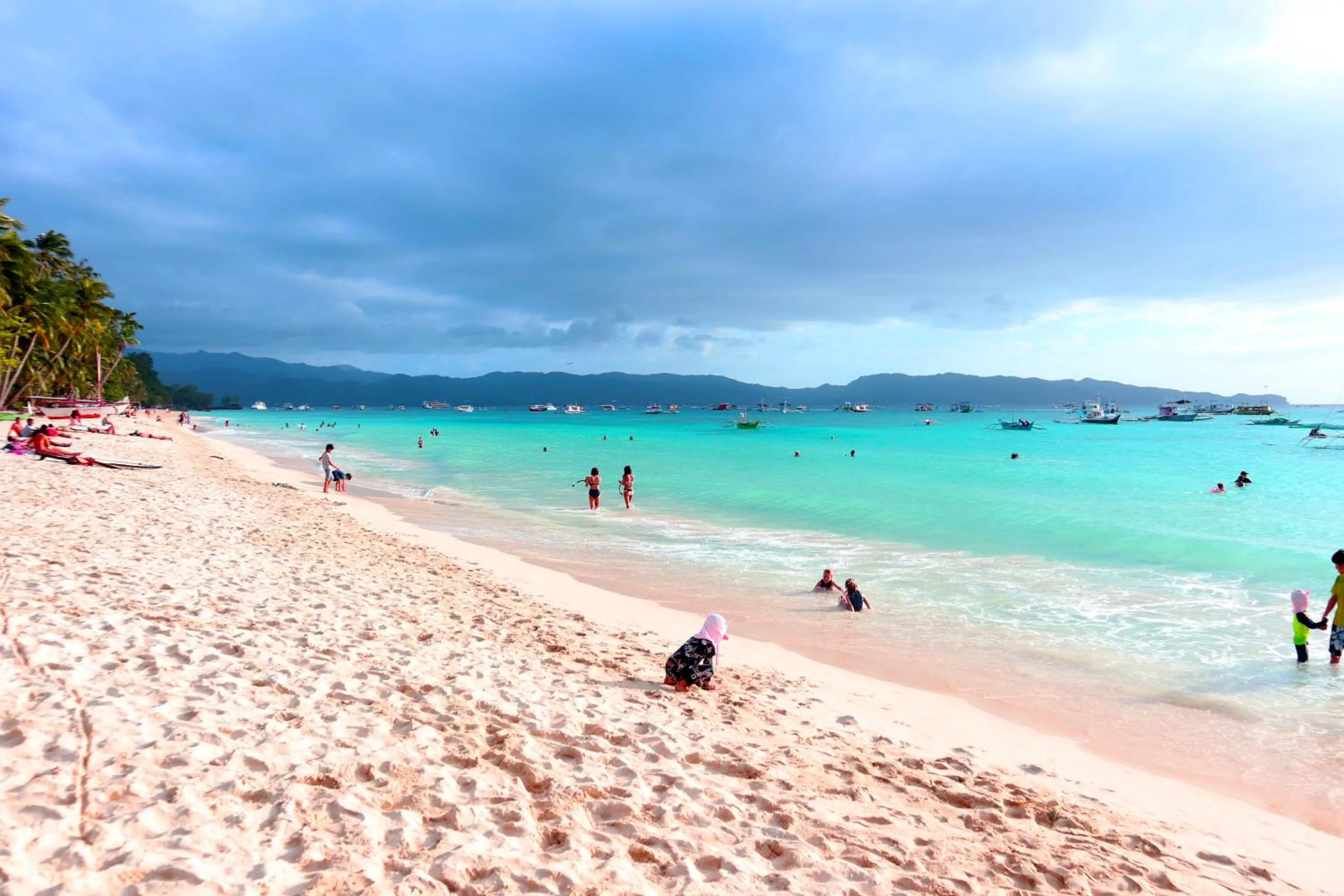 Beach in Monallan Boracay Hotel