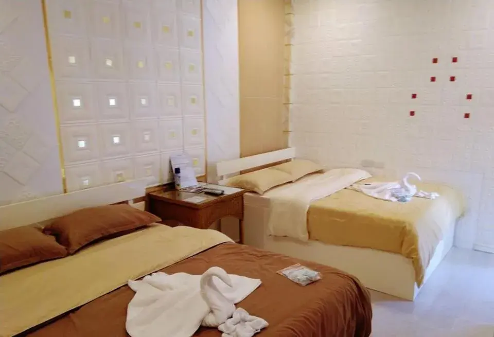 Deluxe Double or Twin Room in Monallan Boracay Hotel Deluxe Double or Twin Room in Monallan Boracay Hotel