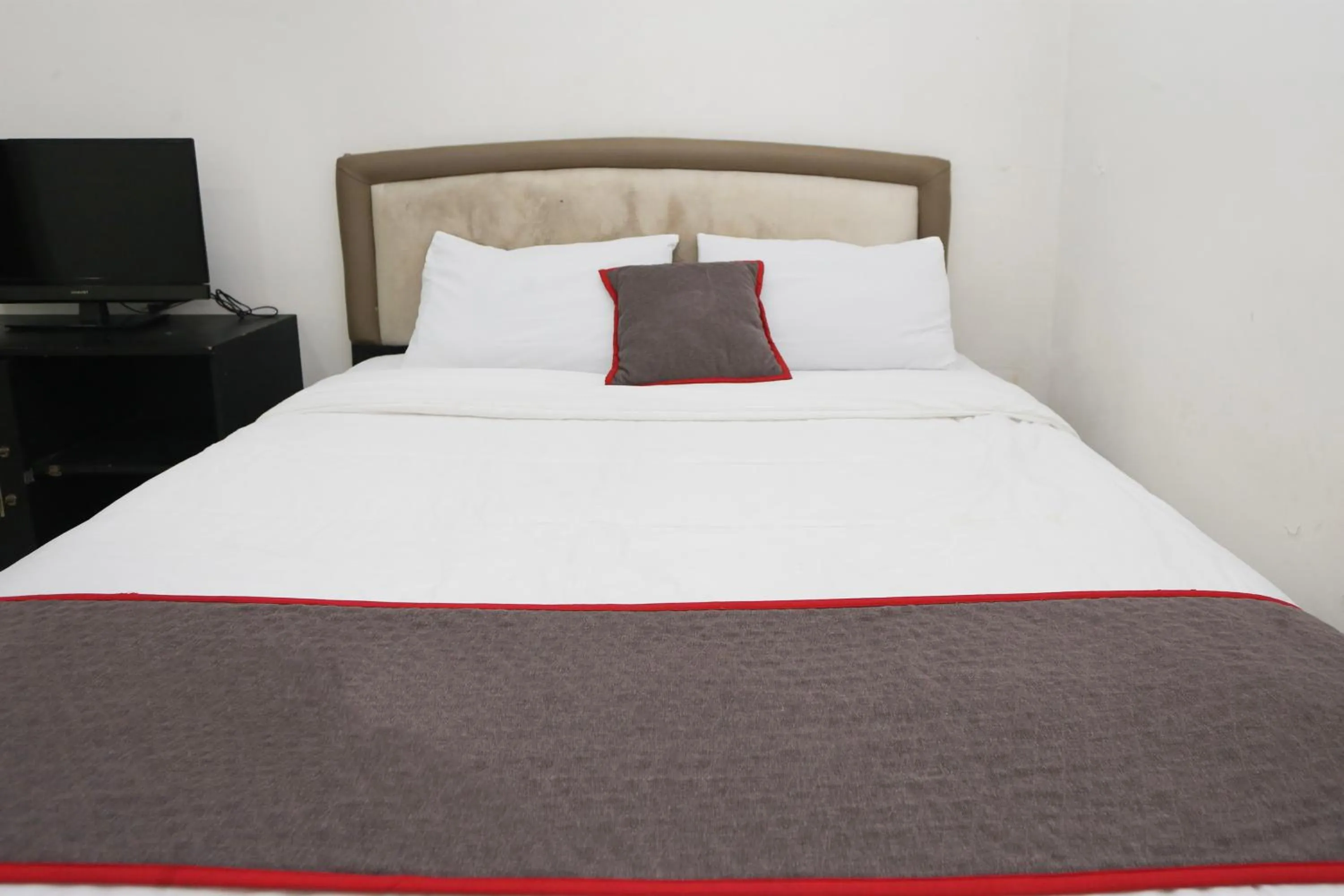 Bedroom in Hotel O Bekasi Near Mall Lippo Cikarang Formerly Hotel Addictk