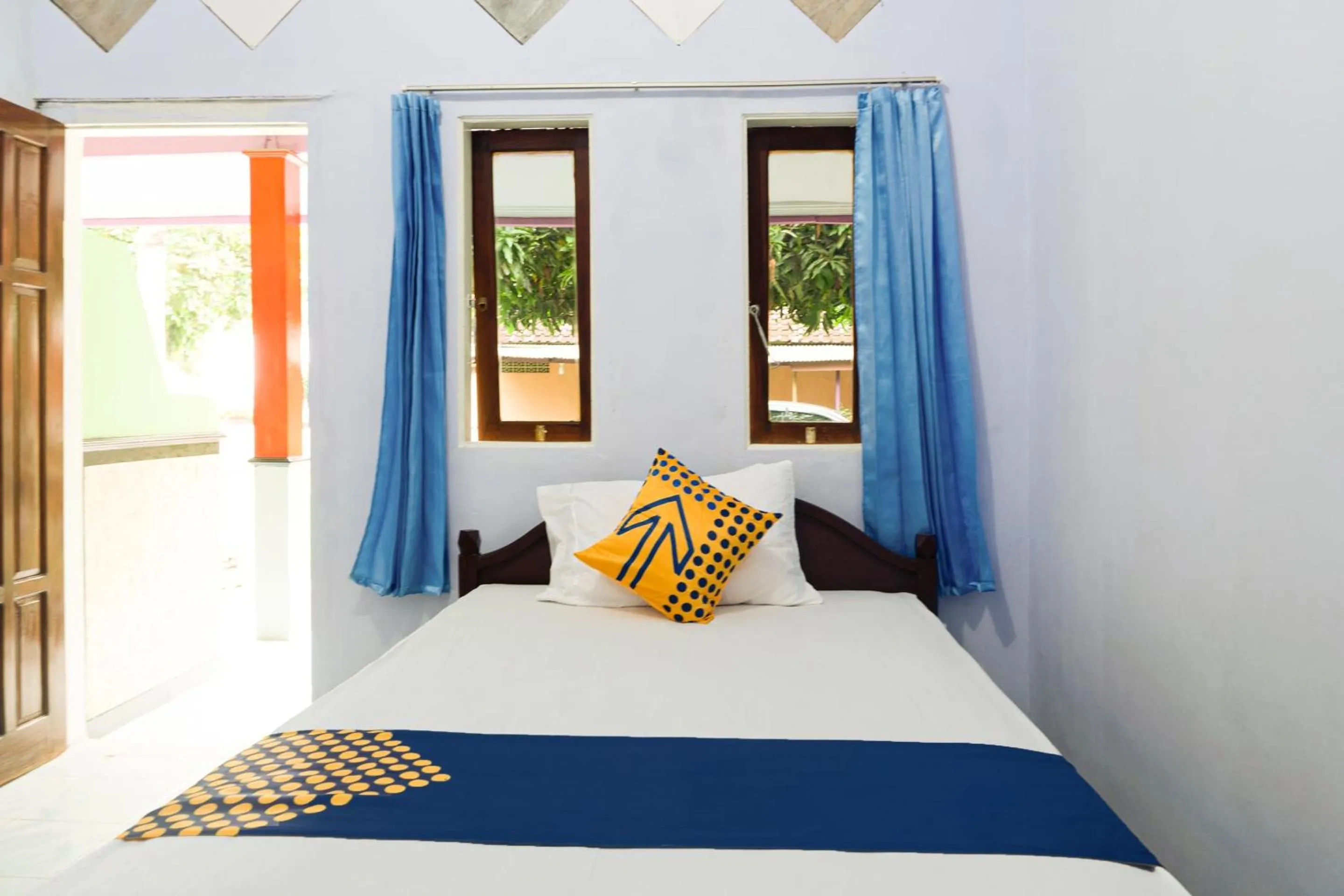 Bedroom, Bed in Hotel O Griya Ketapang