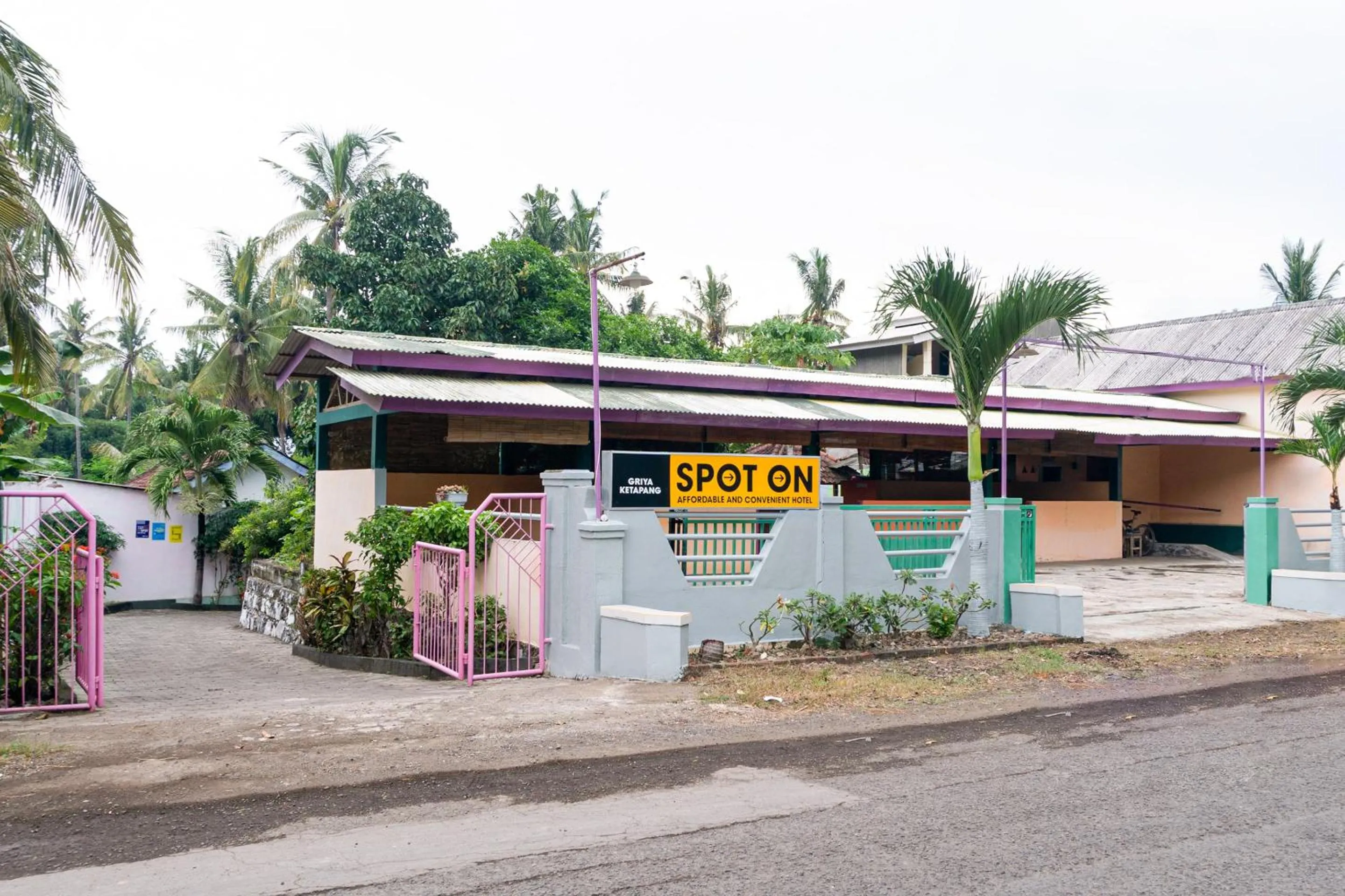 Facade/entrance in Hotel O Griya Ketapang