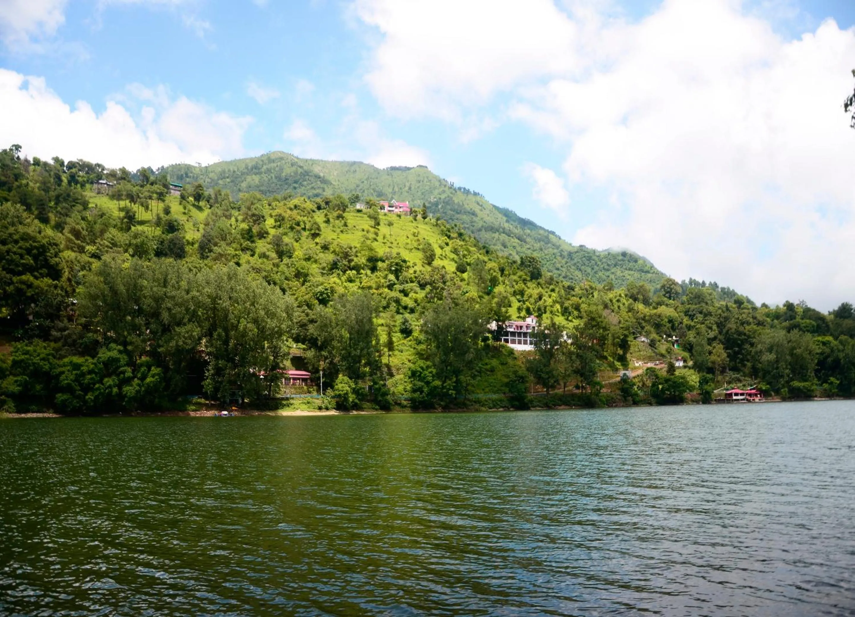 Area and facilities in The Rosefinch Sarovar Portico