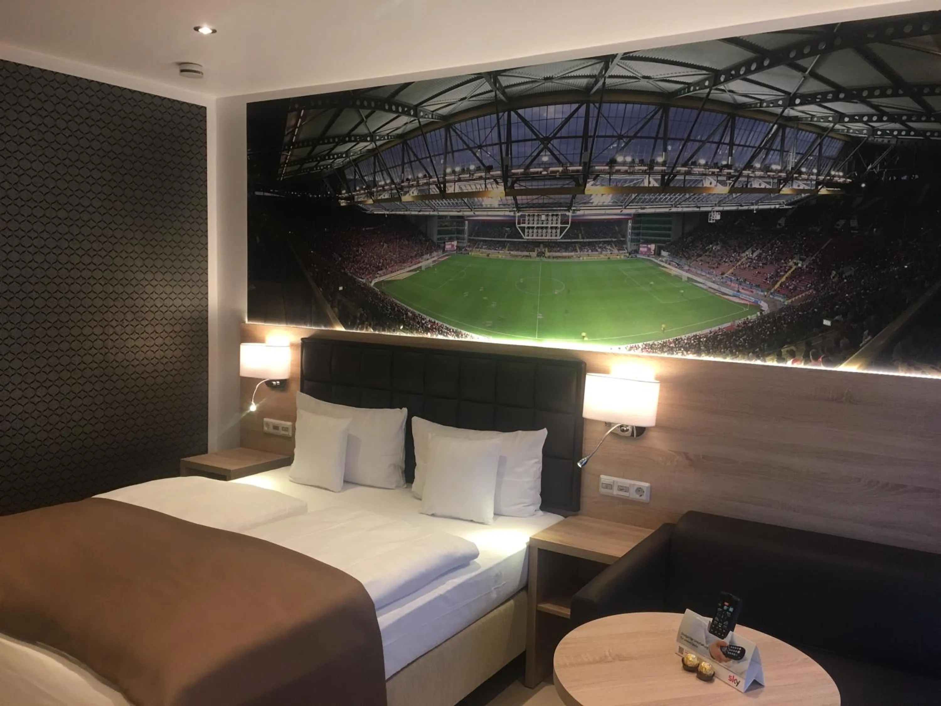 Photo of the whole room, Bed in Hotel-Restaurant Barbarossahof