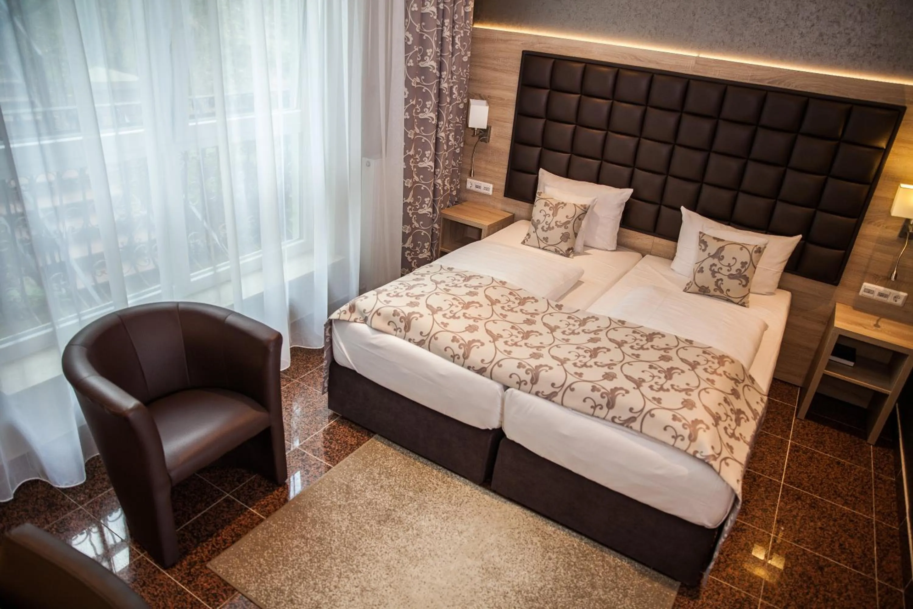 Day, Bed in Hotel-Restaurant Barbarossahof