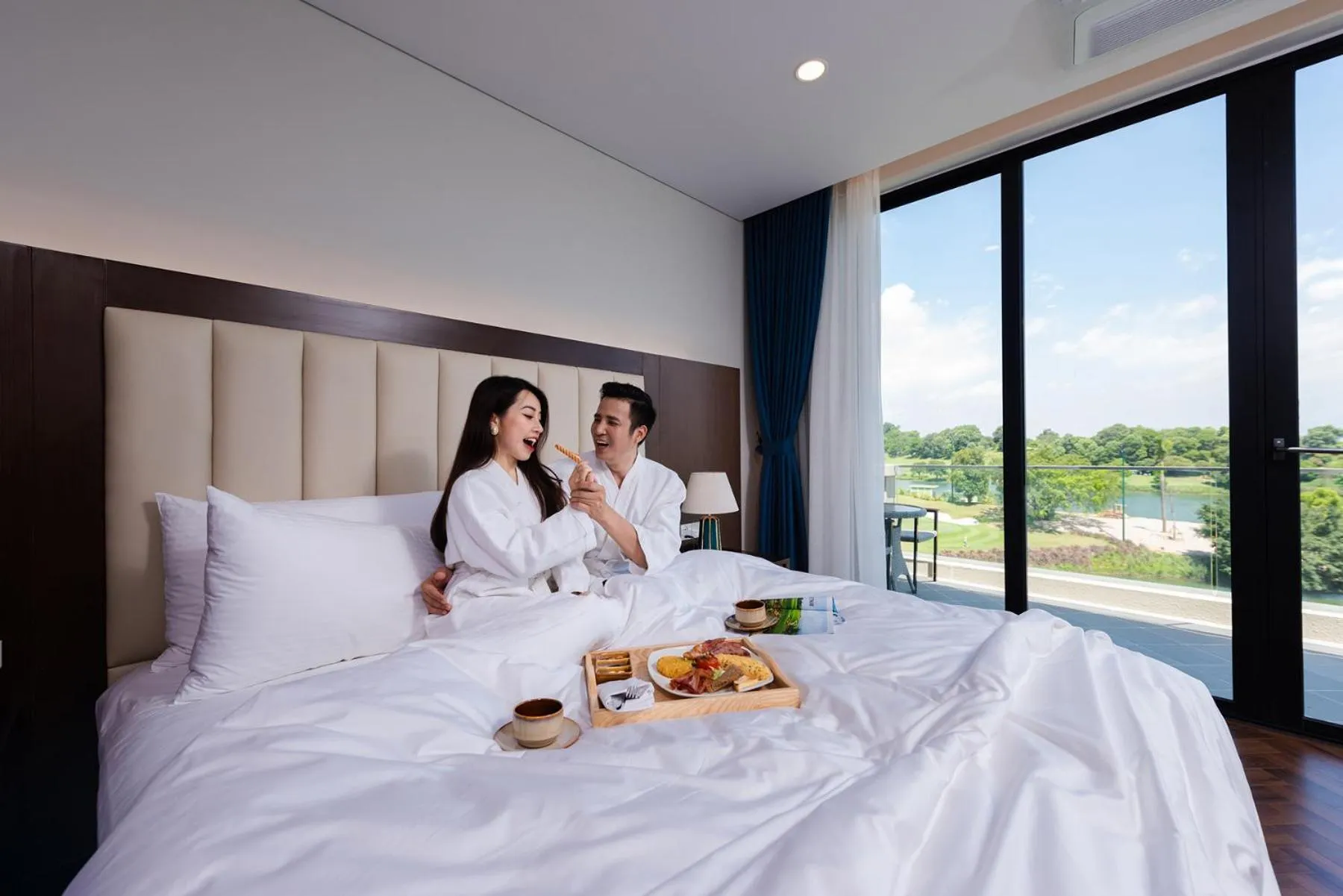 Bed in Wyndham Sky Lake Resort and Villas