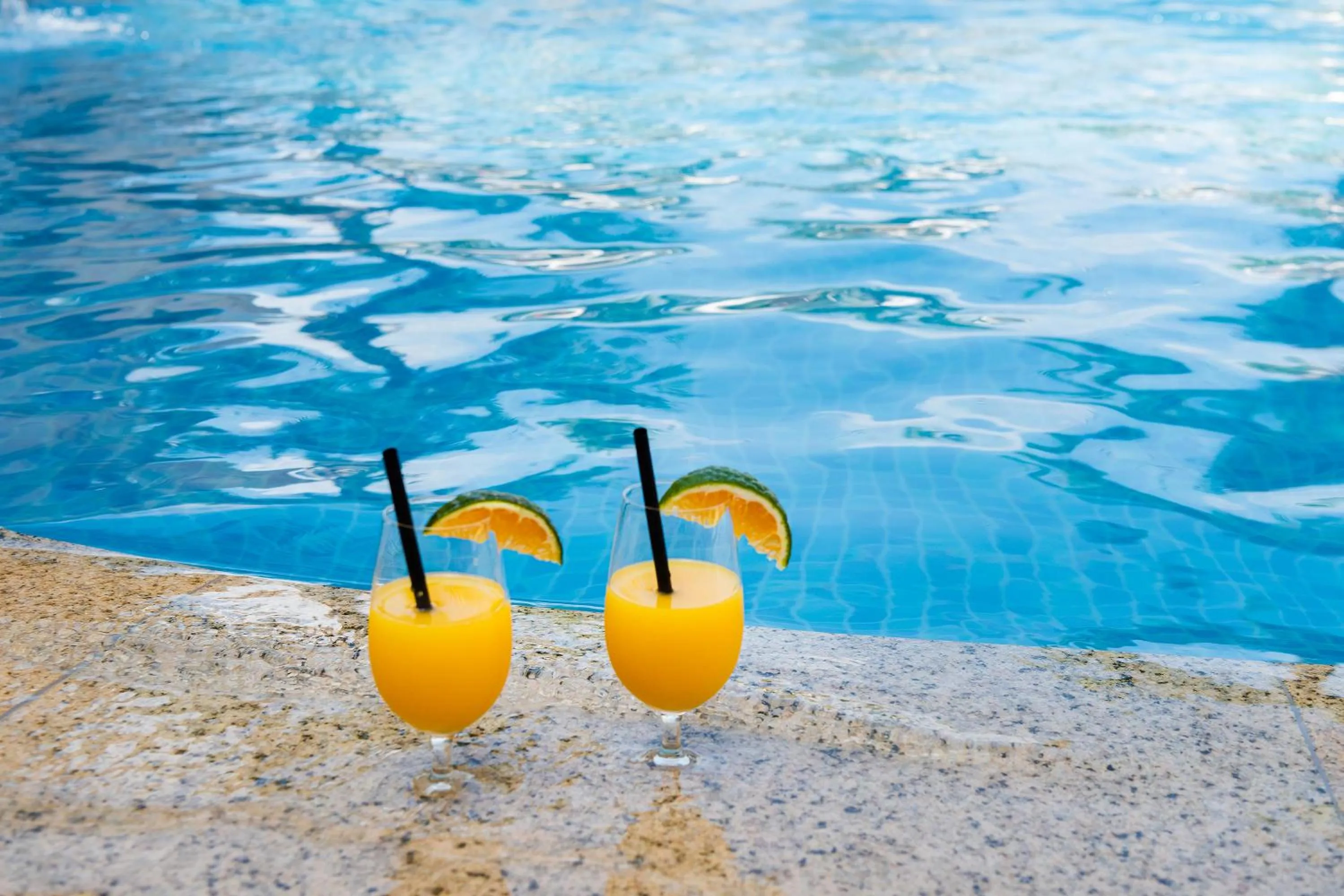 Swimming pool in Wyndham Sky Lake Resort and Villas