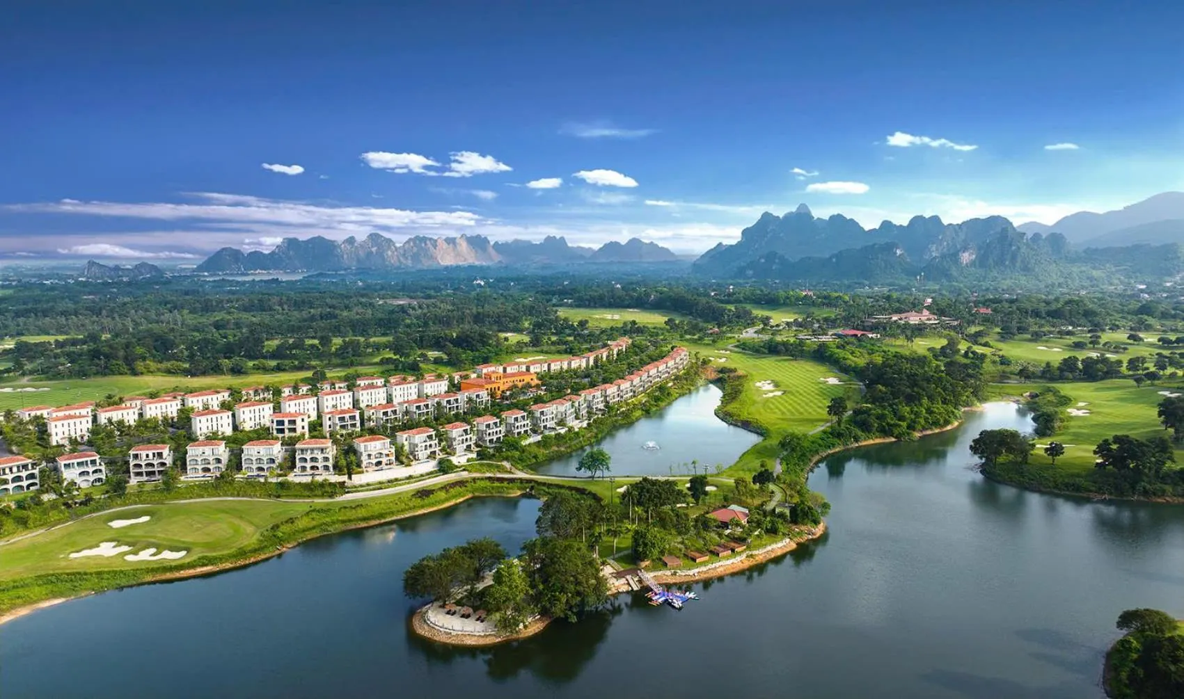 Property building in Wyndham Sky Lake Resort and Villas