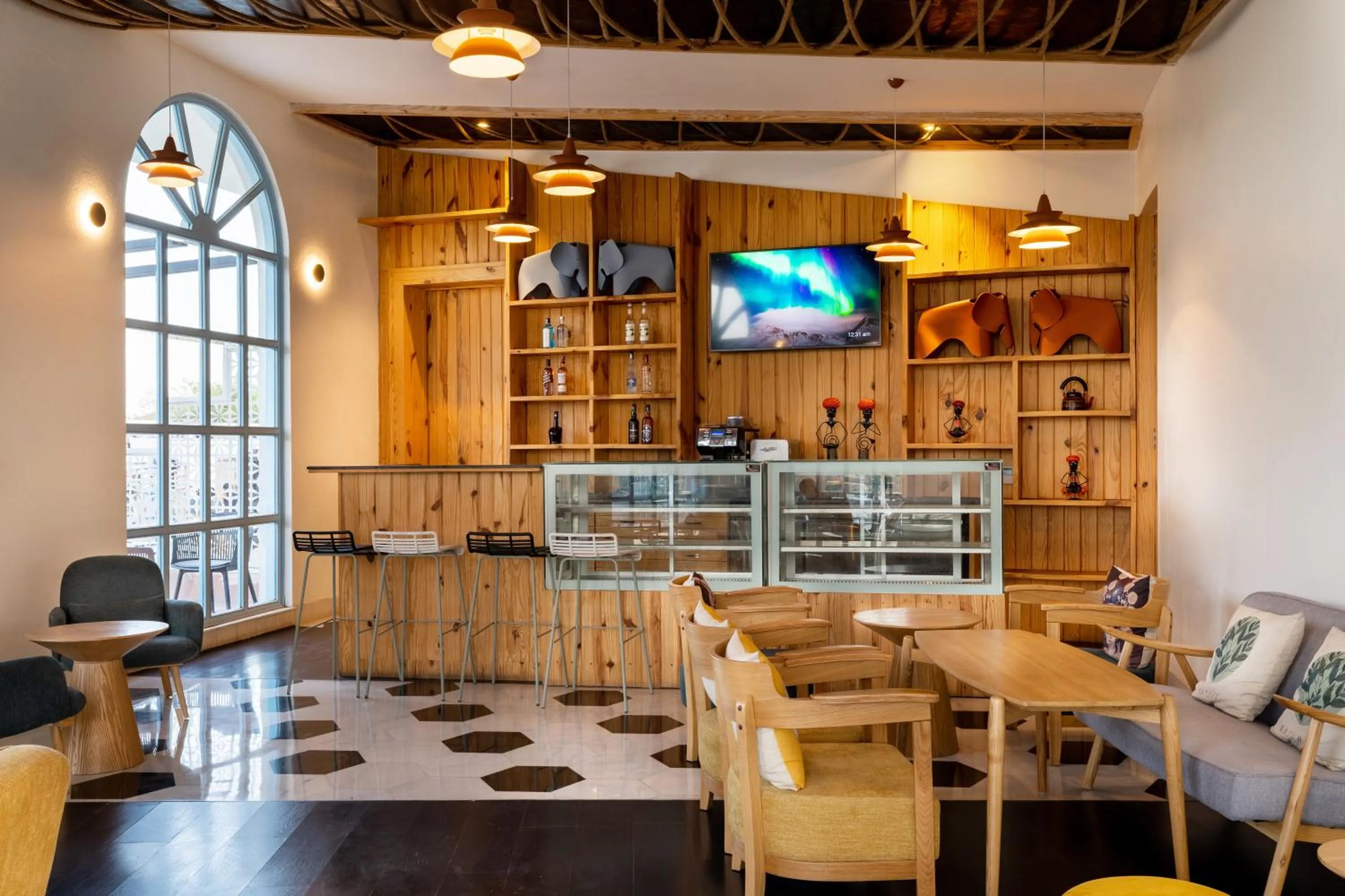 Lounge or bar in Ramee Royal Resort & Spa - Udaipur