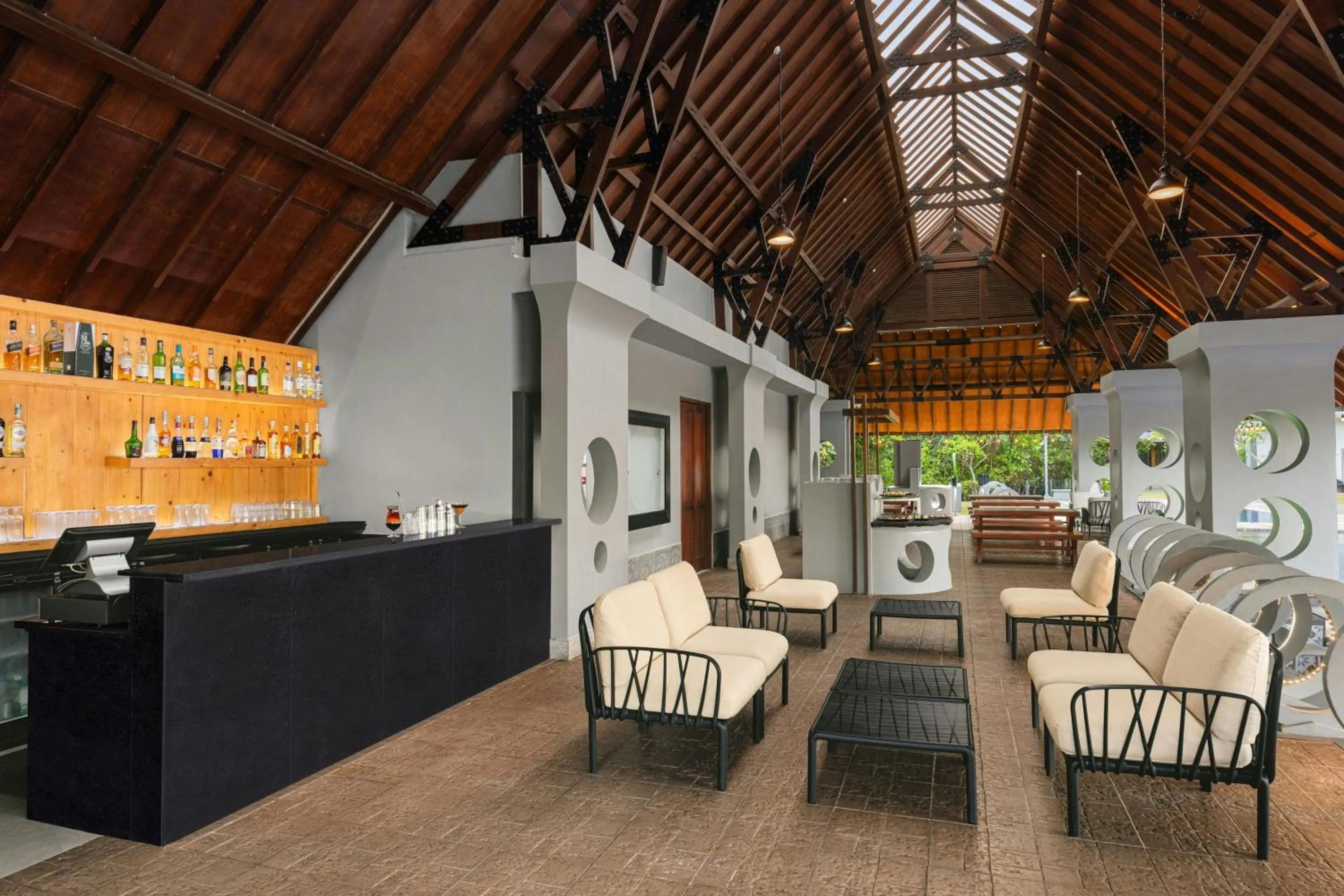Lounge or bar in Sheraton Kosgoda Turtle Beach Resort