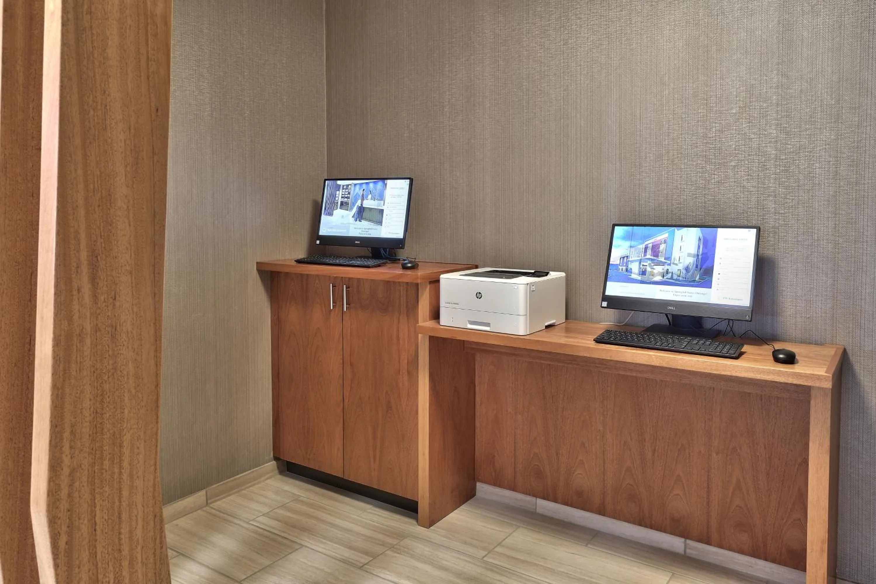 TV and multimedia in SpringHill Suites Durango