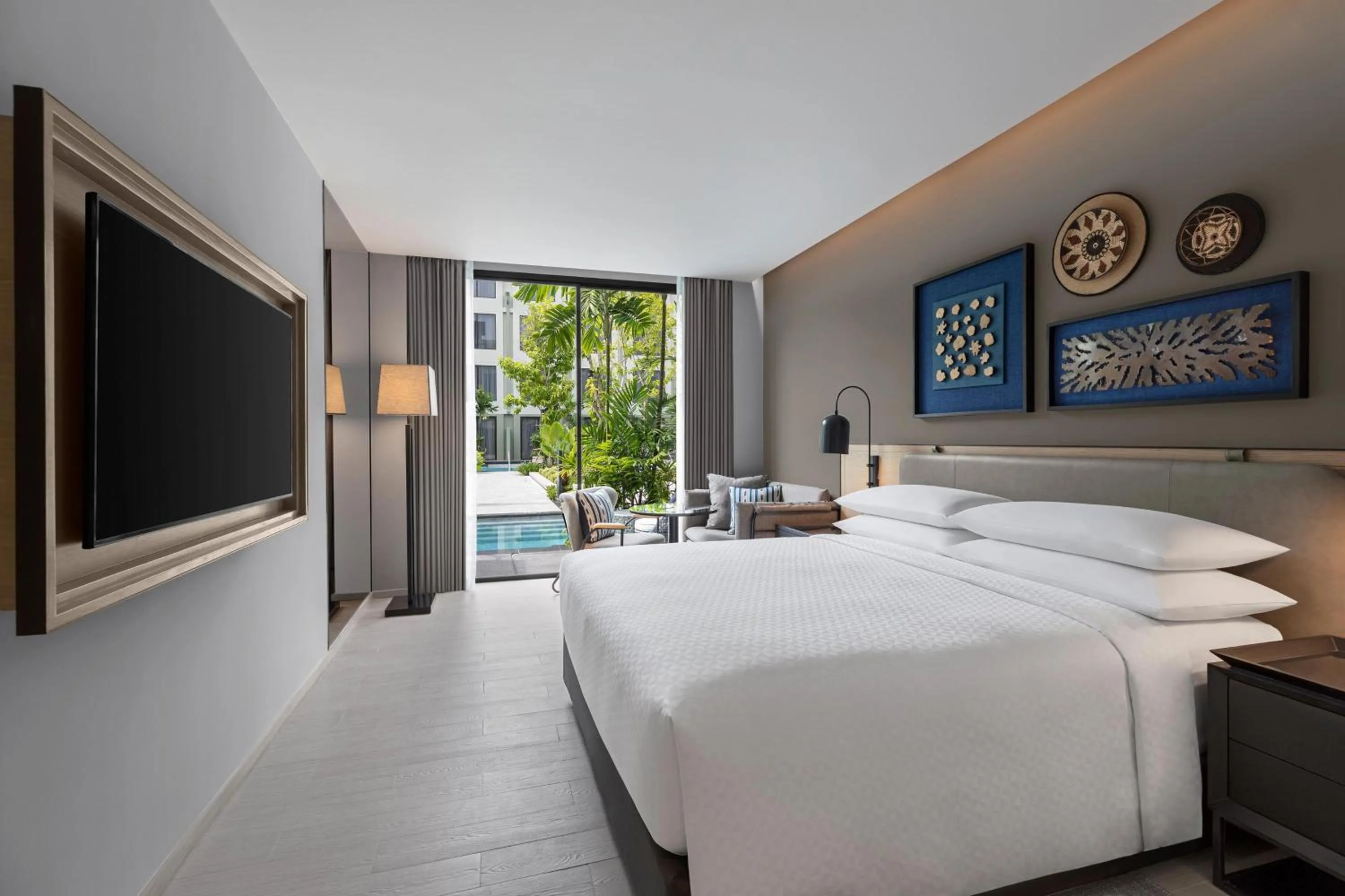 Swimming pool, Bed in Four Points by Sheraton Phuket Patong Beach Resort