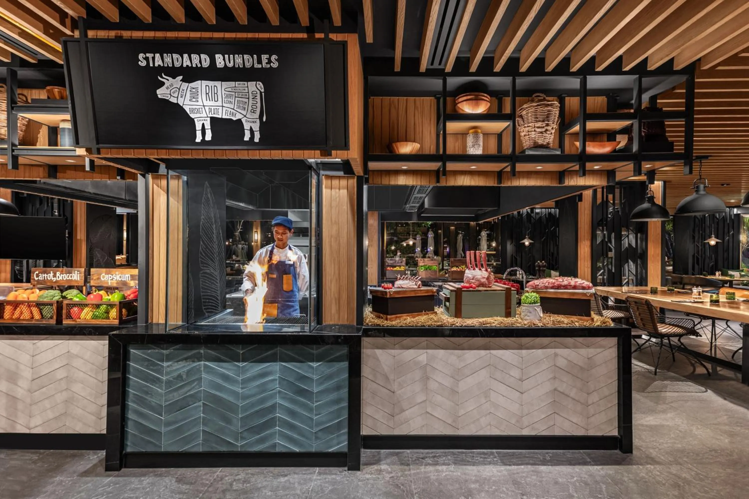 Lounge or bar in Four Points by Sheraton Phuket Patong Beach Resort