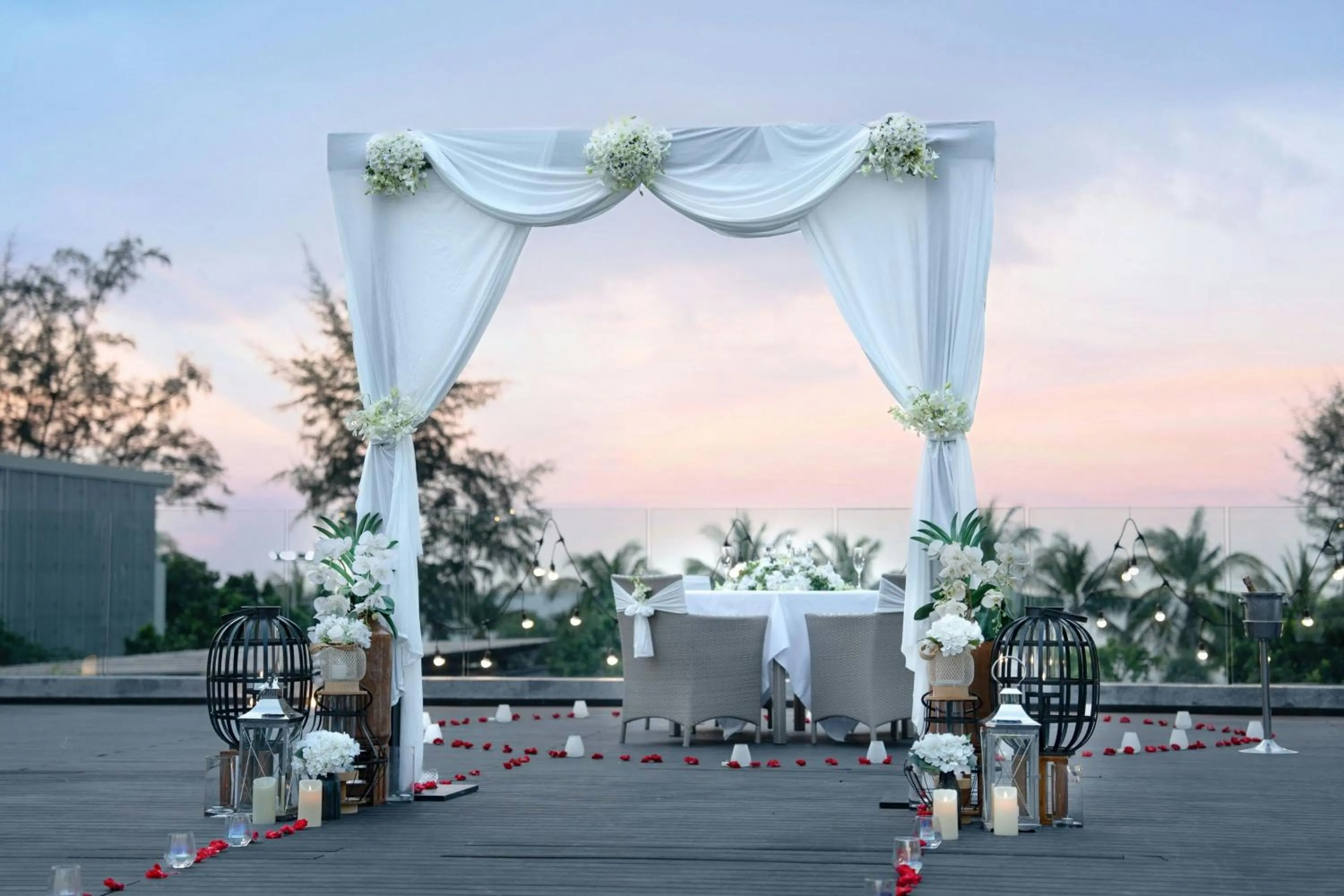 Restaurant/places to eat in Four Points by Sheraton Phuket Patong Beach Resort