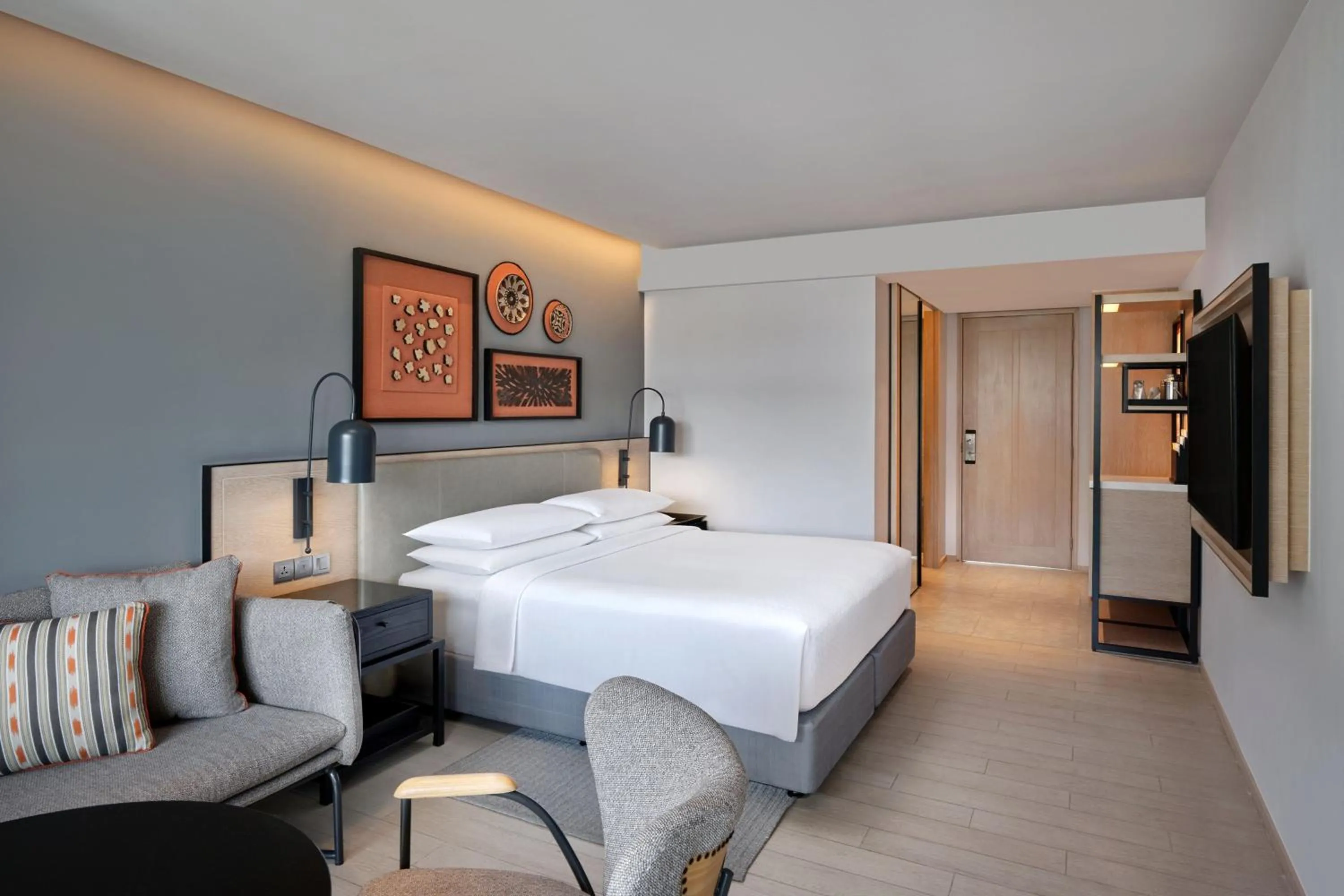Photo of the whole room, Bed in Four Points by Sheraton Phuket Patong Beach Resort