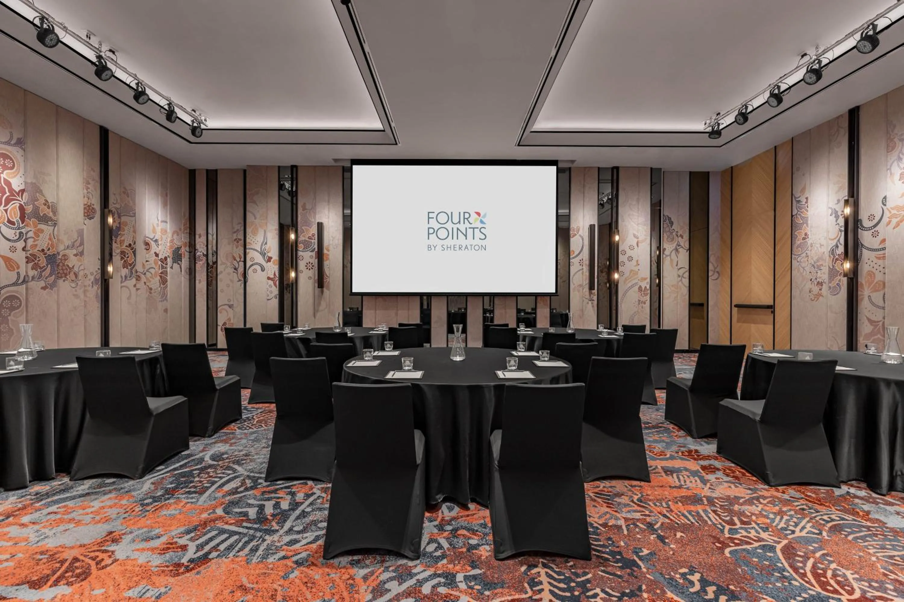 Meeting/conference room in Four Points by Sheraton Phuket Patong Beach Resort