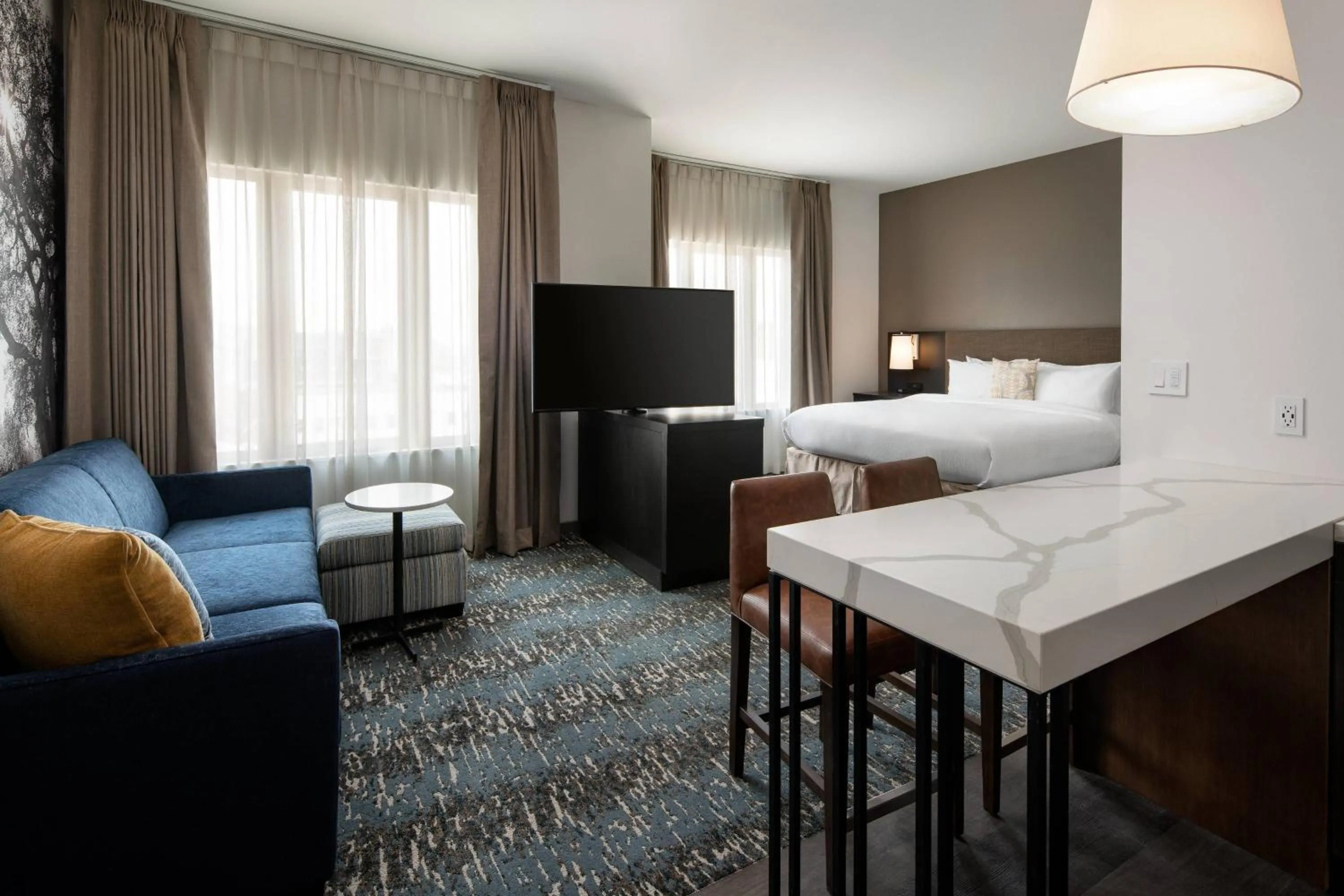 Photo of the whole room, Bed in Residence Inn Los Angeles Glendale