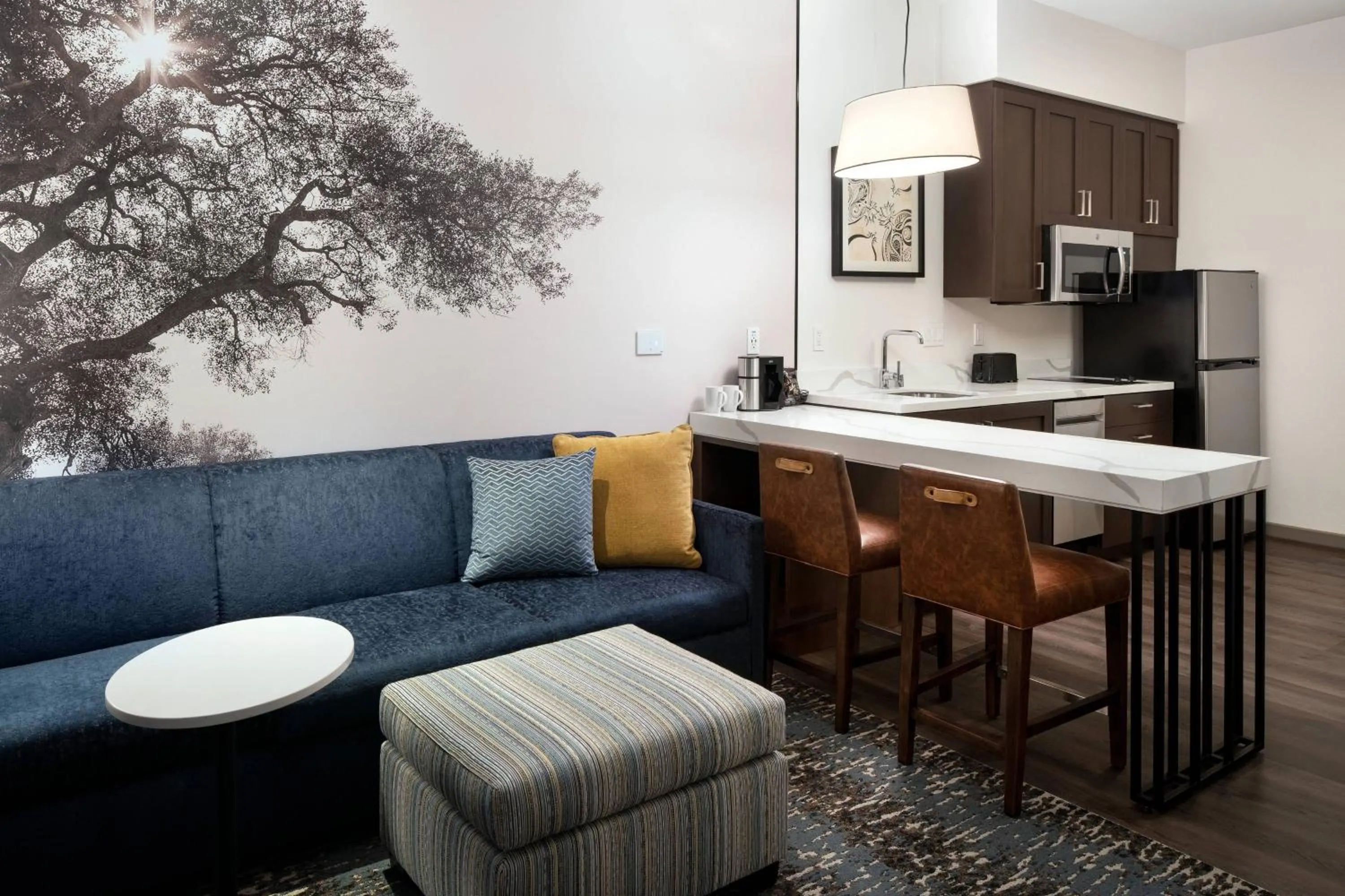 Kitchen or kitchenette in Residence Inn Los Angeles Glendale