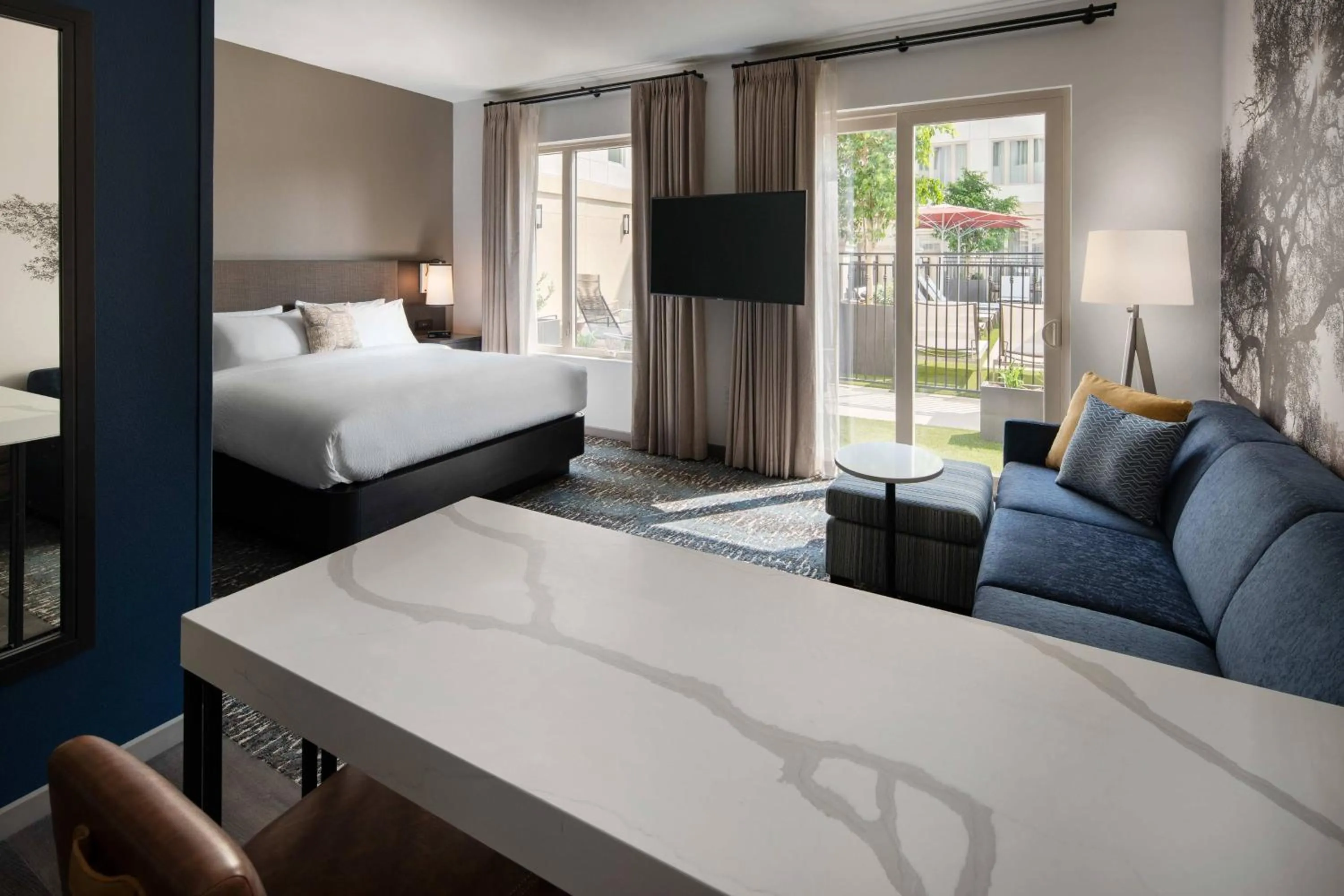 Photo of the whole room, Bed in Residence Inn Los Angeles Glendale