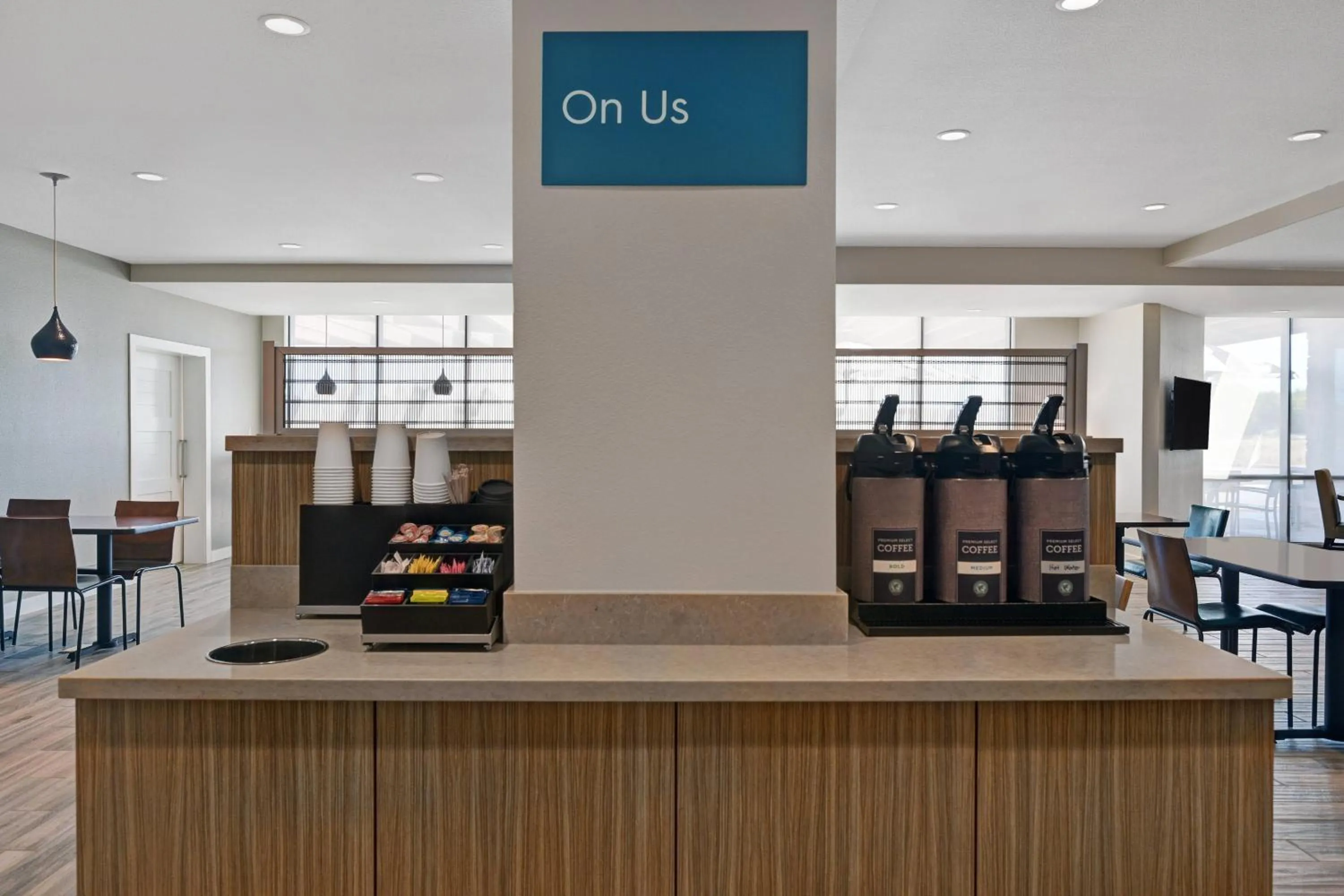 Restaurant/places to eat in TownePlace Suites Sacramento Airport Natomas