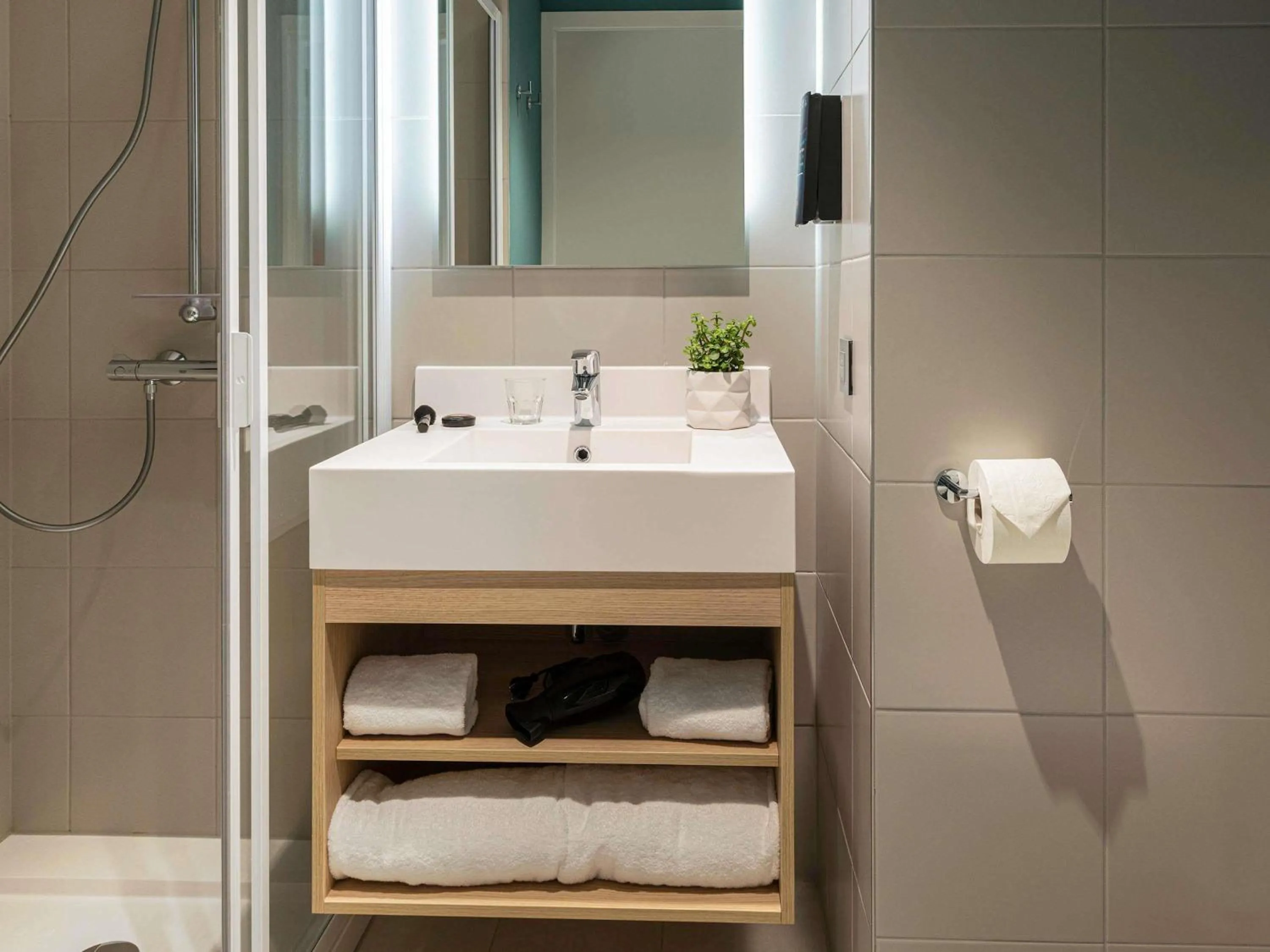 Bedroom in Adagio access Brussels Delta