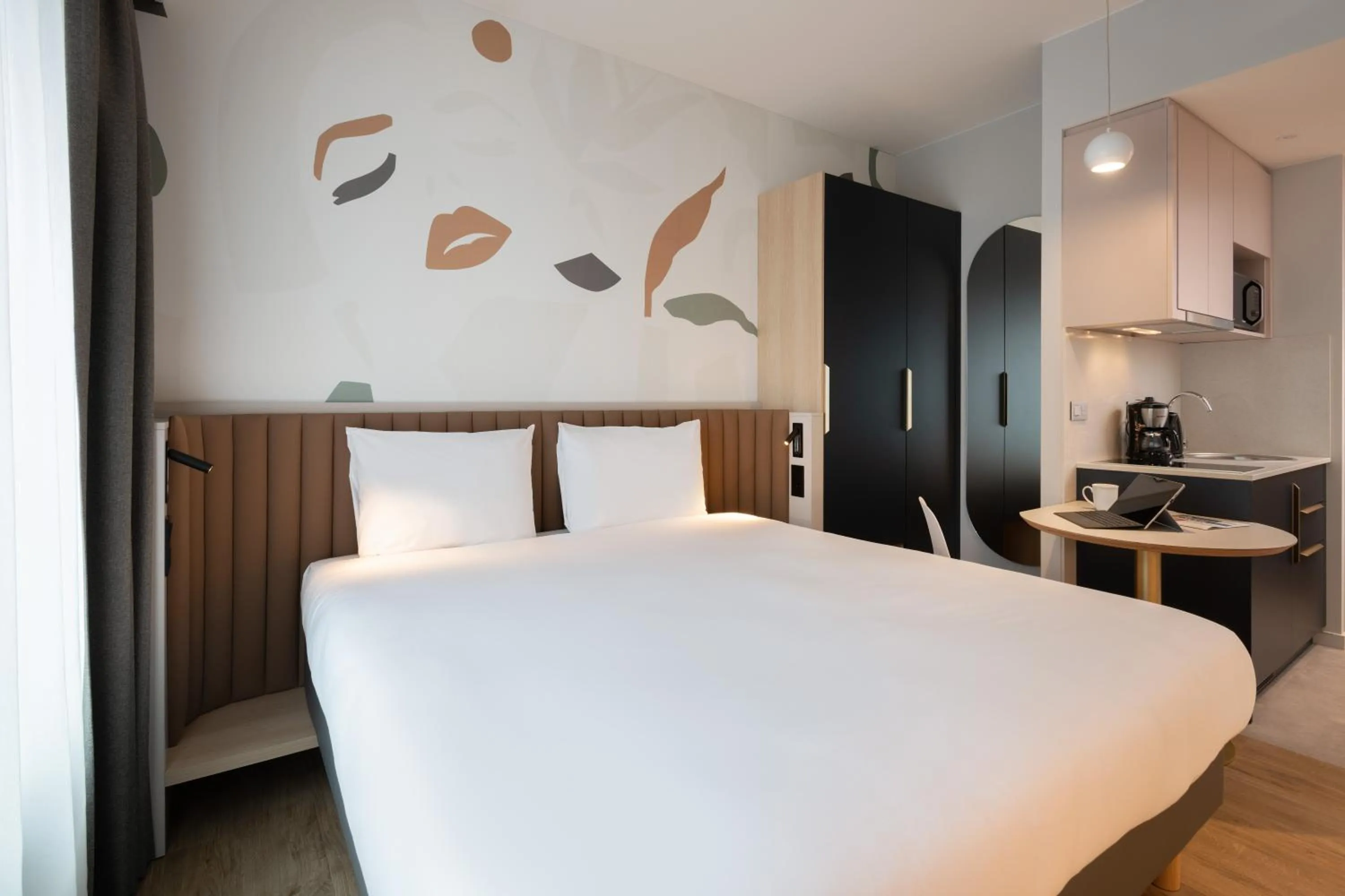 Bed in Adagio access Brussels Delta