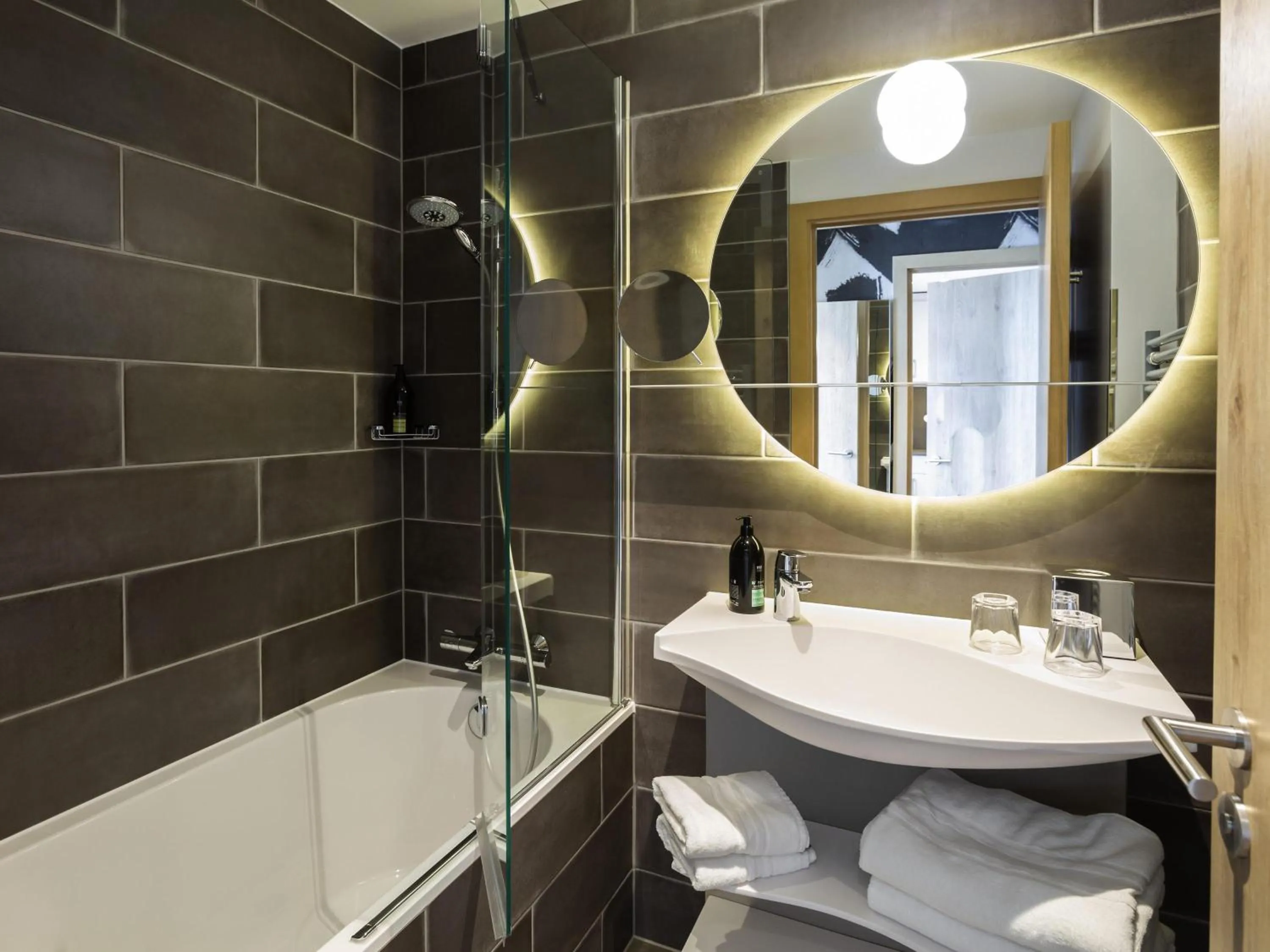 Bedroom in Aparthotel Adagio London Stratford