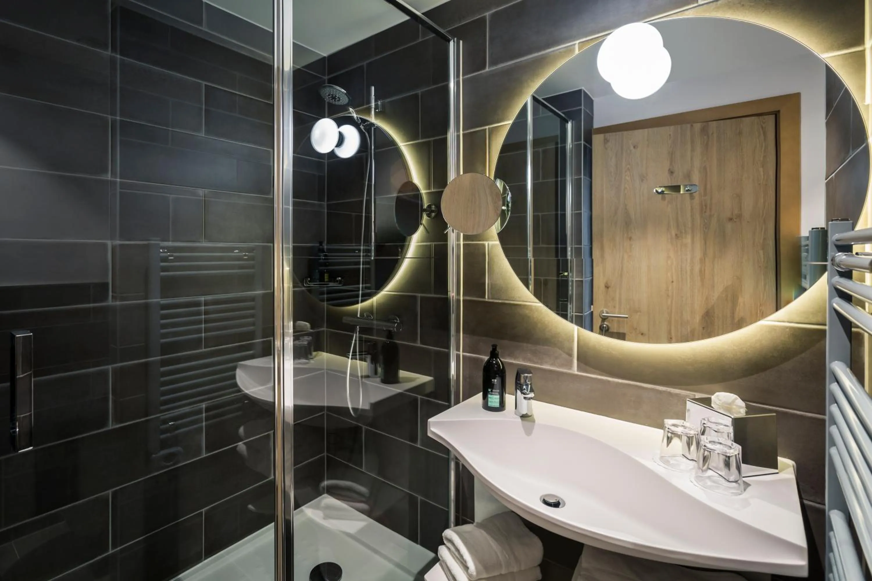 Bathroom in Aparthotel Adagio London Stratford
