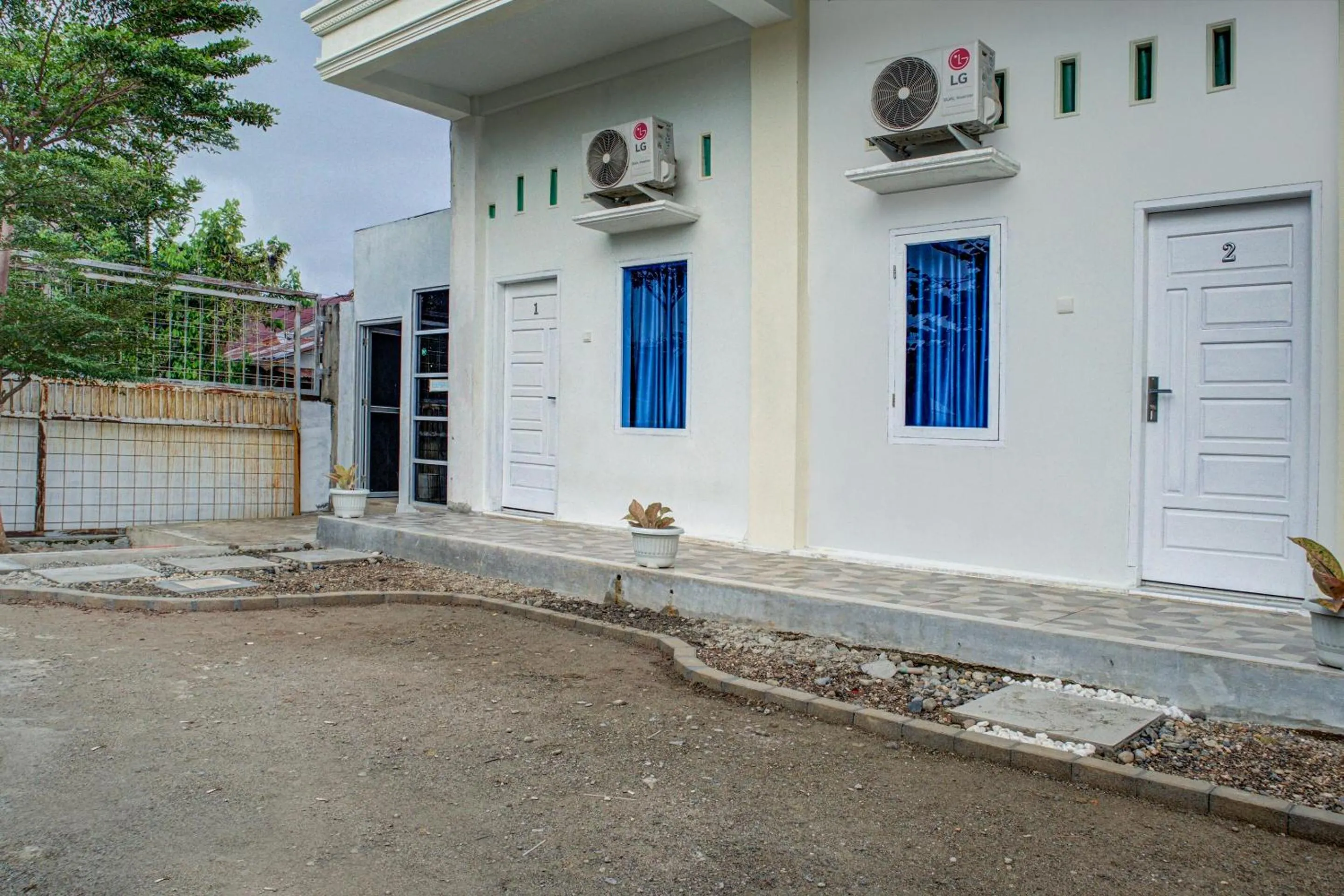 Facade/entrance in OYO 3266 Alifah Residence Syariah