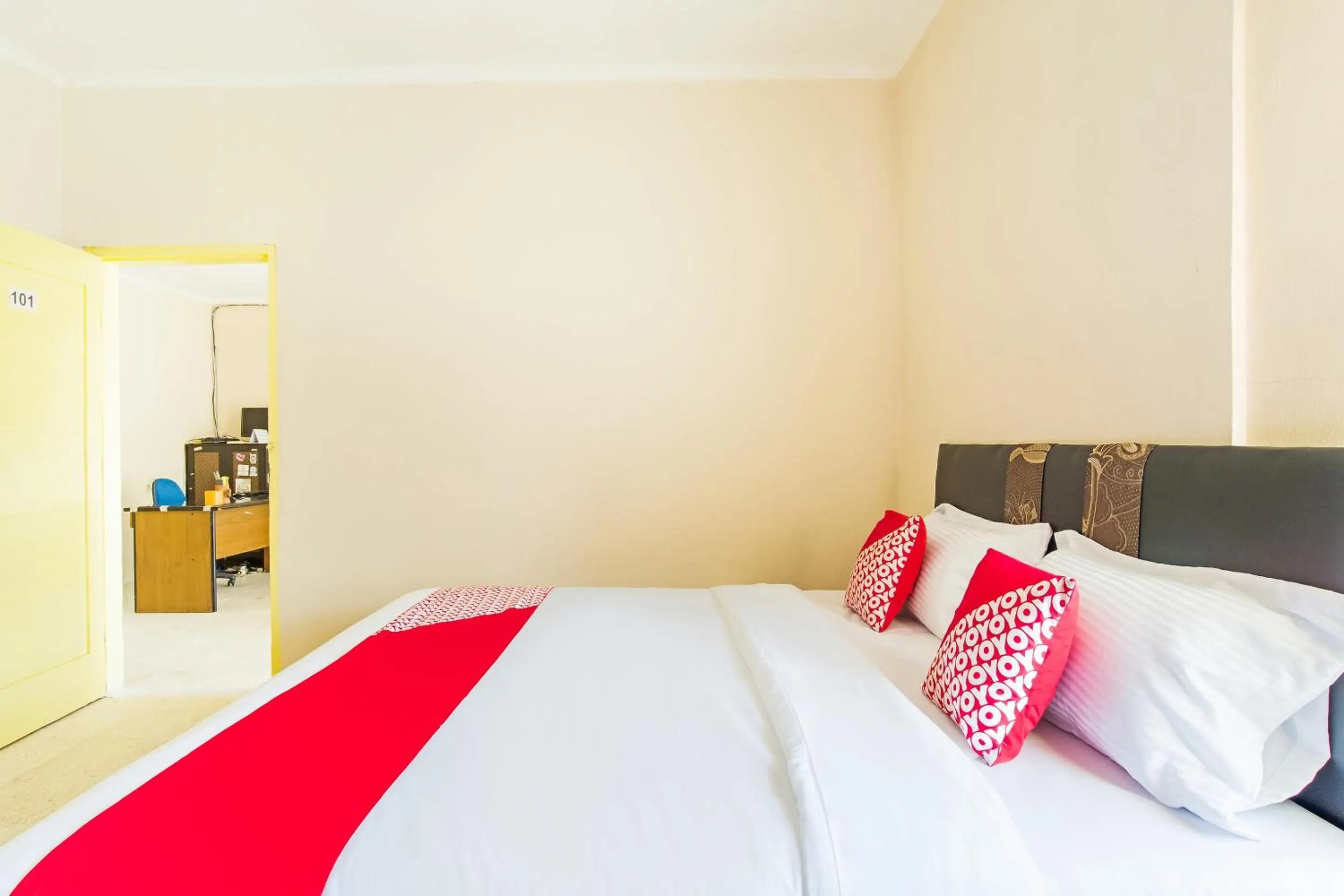 Bedroom, Bed in Hotel O Lansano Residence Syariah