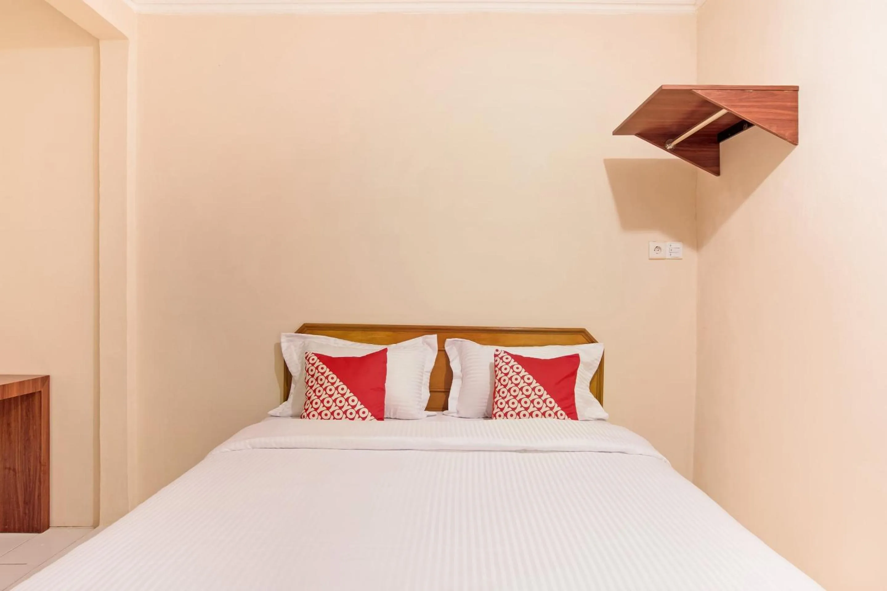 Bedroom, Bed in Hotel O Lansano Residence Syariah