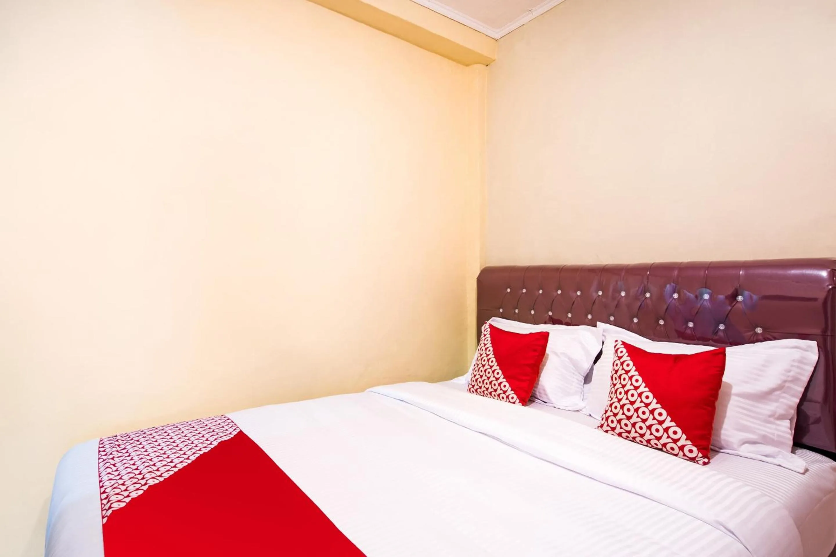 Bedroom, Bed in Hotel O Lansano Residence Syariah